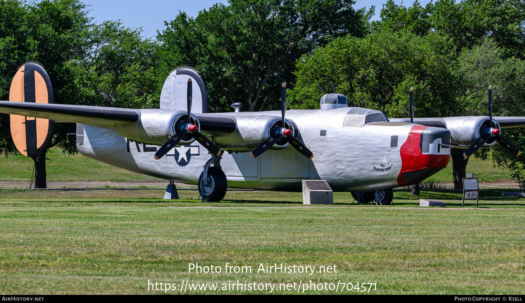 Aircraft Photo of No Reg | Consolidated B-24M Liberator (replica) | USA - Air Force | AirHistory.net #704571