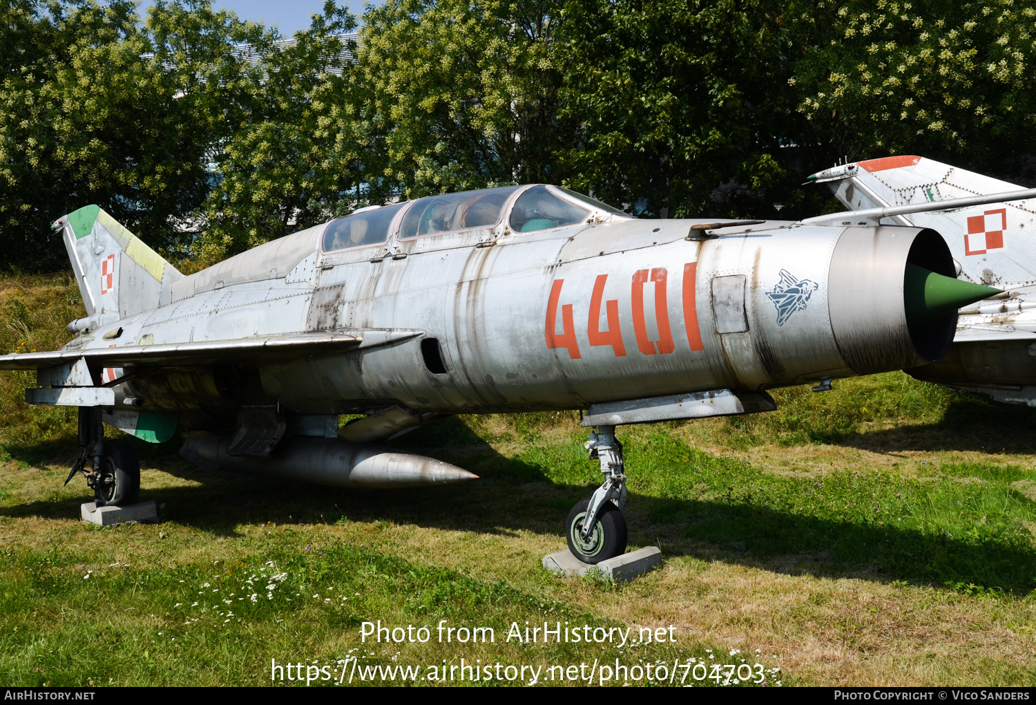 Aircraft Photo of 4401 | Mikoyan-Gurevich MiG-21US | Poland - Air Force ...