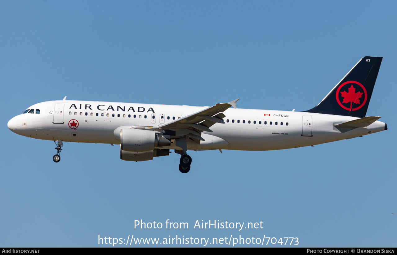 Aircraft Photo of C-FDGQ | Airbus A320-214 | Air Canada | AirHistory.net #704773