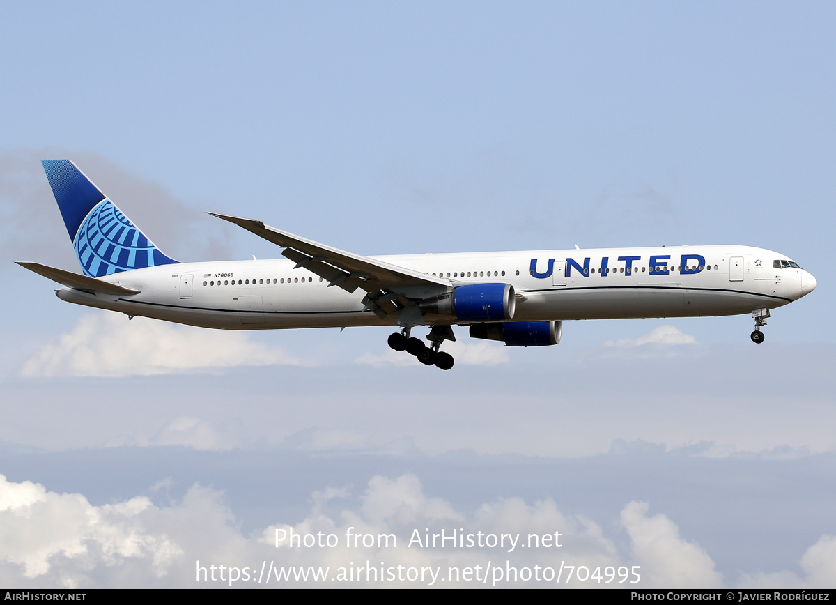 Aircraft Photo of N76065 | Boeing 767-424/ER | United Airlines | AirHistory.net #704995