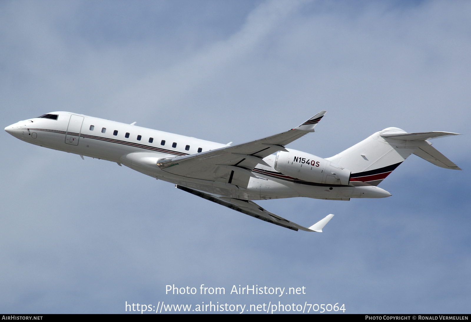 Aircraft Photo of N154QS | Bombardier Global 6000 (BD-700-1A10) | AirHistory.net #705064