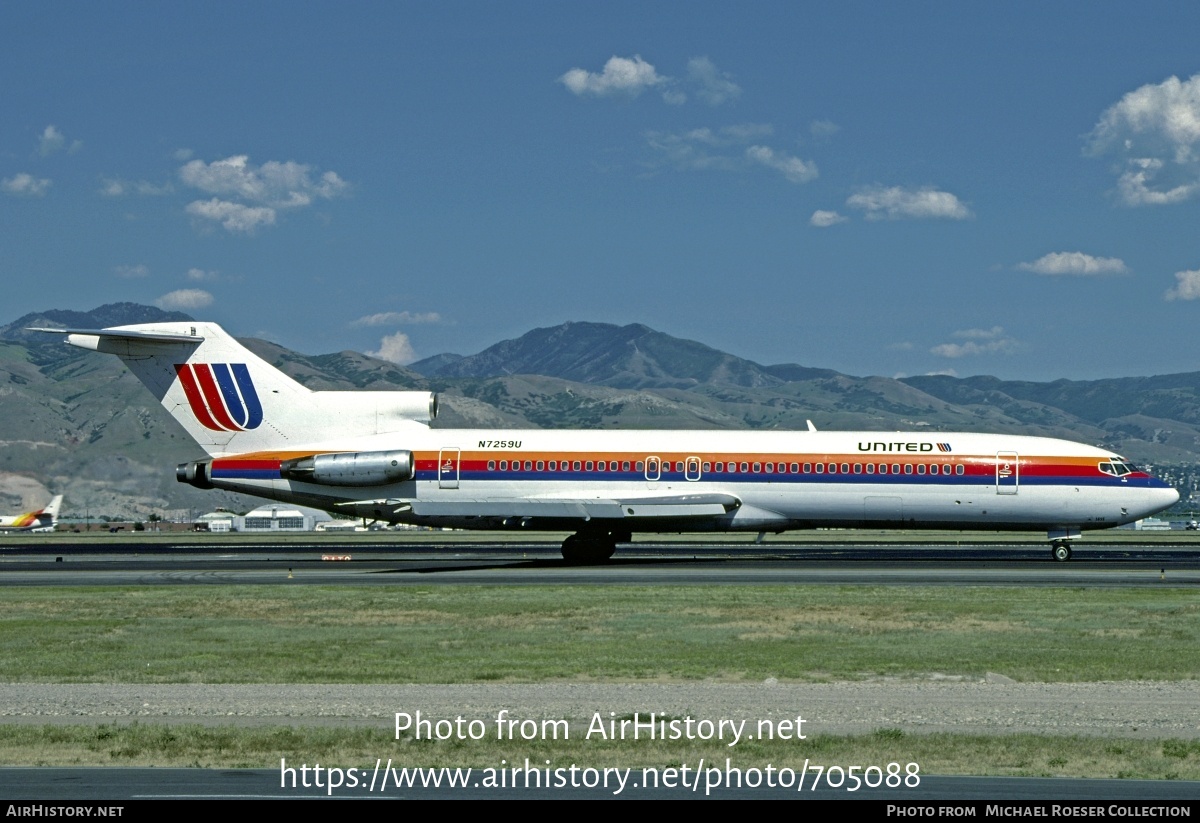 Aircraft Photo of N7259U | Boeing 727-222/Adv | United Airlines | AirHistory.net #705088