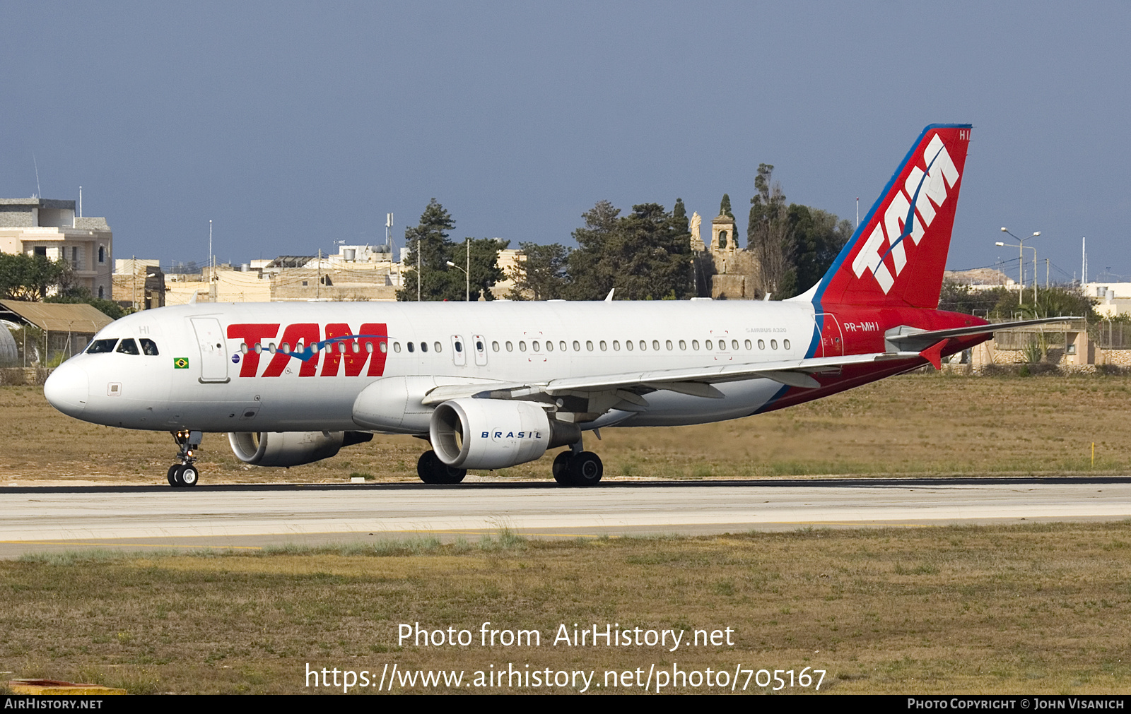 Aircraft Photo of PR-MHI | Airbus A320-214 | TAM Linhas Aéreas | AirHistory.net #705167