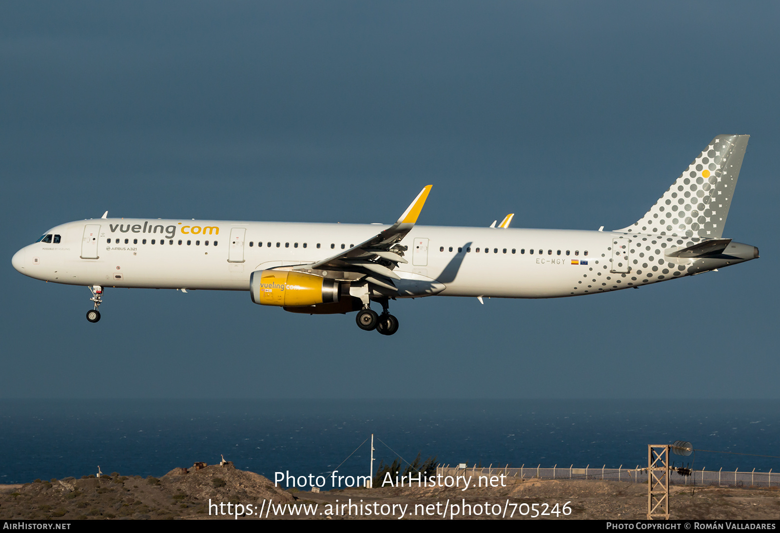 Aircraft Photo of EC-MGY | Airbus A321-231 | Vueling Airlines | AirHistory.net #705246