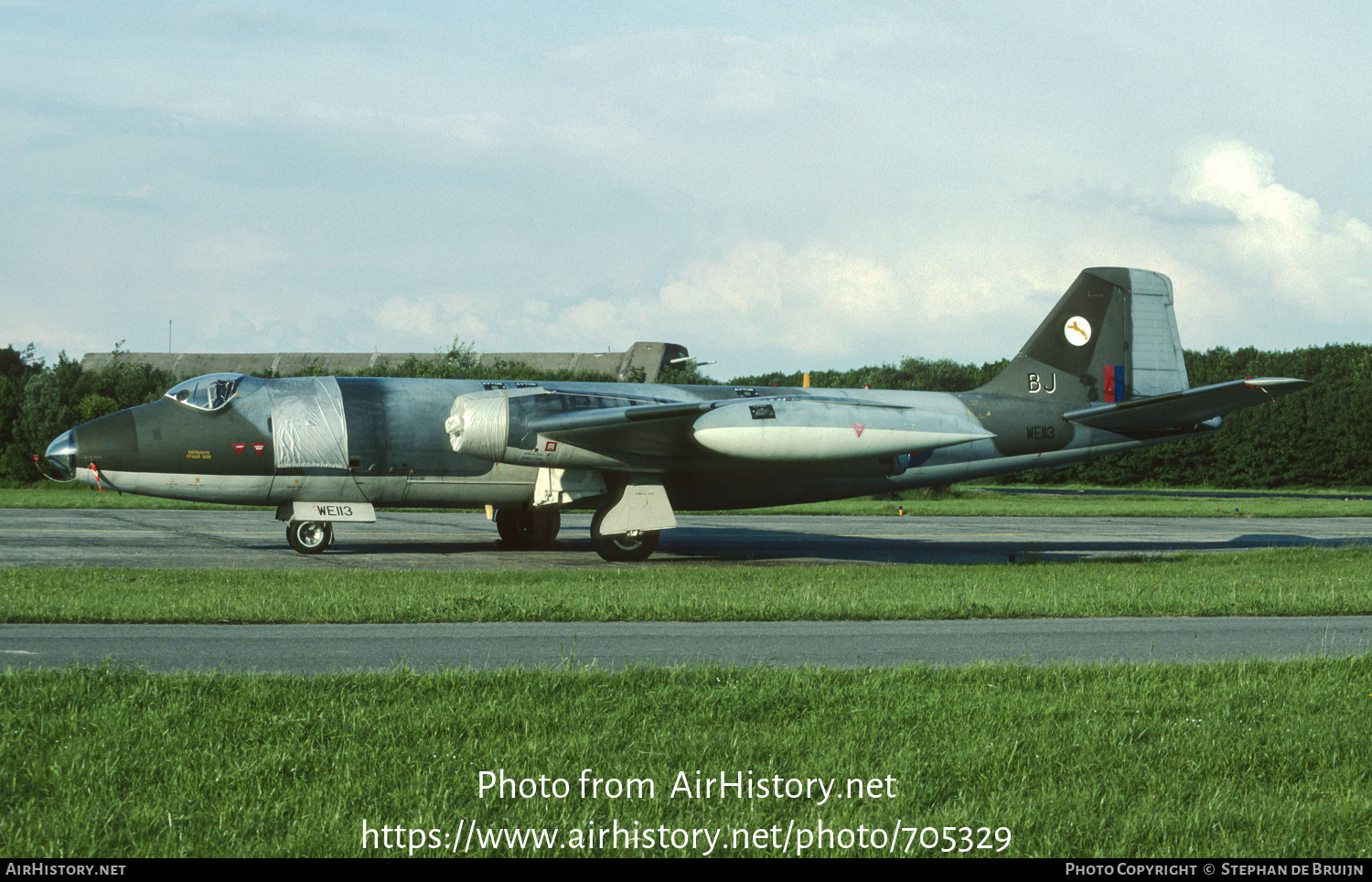 Aircraft Photo of WE113 | English Electric Canberra B2 | UK - Air Force | AirHistory.net #705329