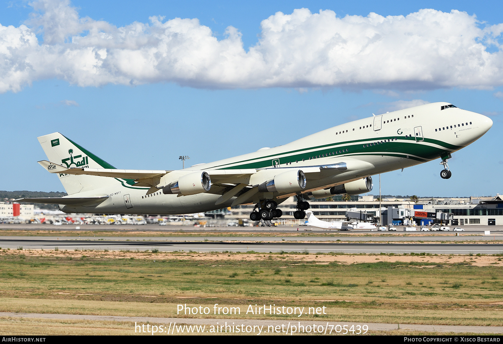 Aircraft Photo of HZ-WBT7 | Boeing 747-4J6 | Kingdom Holding Company | AirHistory.net #705439