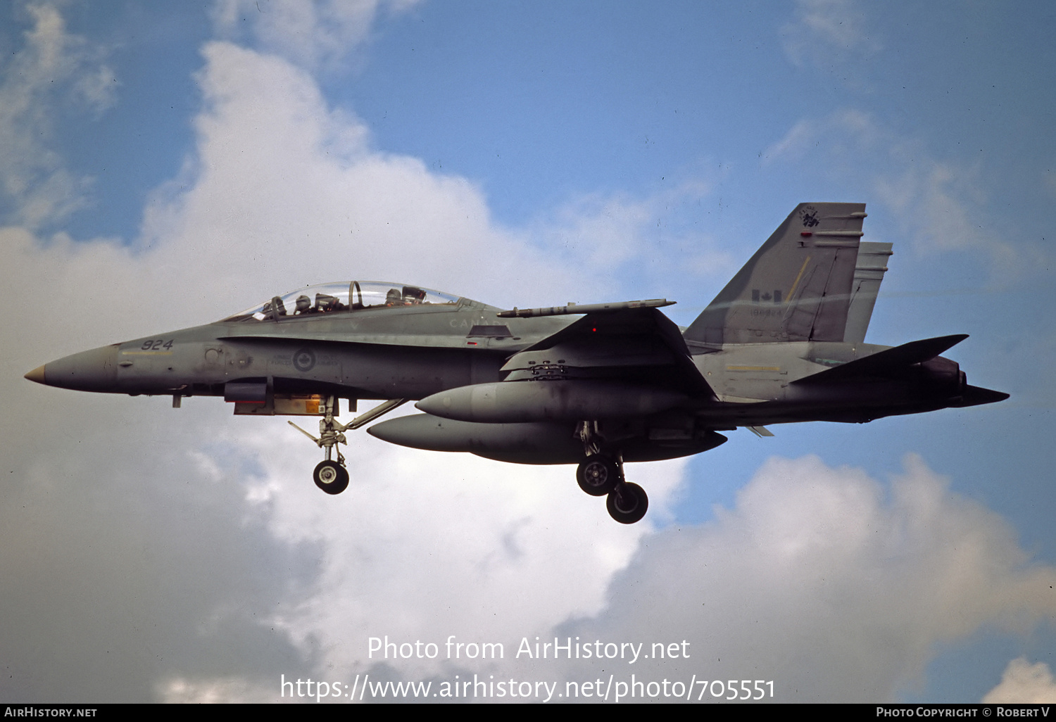 Aircraft Photo of 188924 | McDonnell Douglas CF-188B Hornet | Canada - Air Force | AirHistory.net #705551