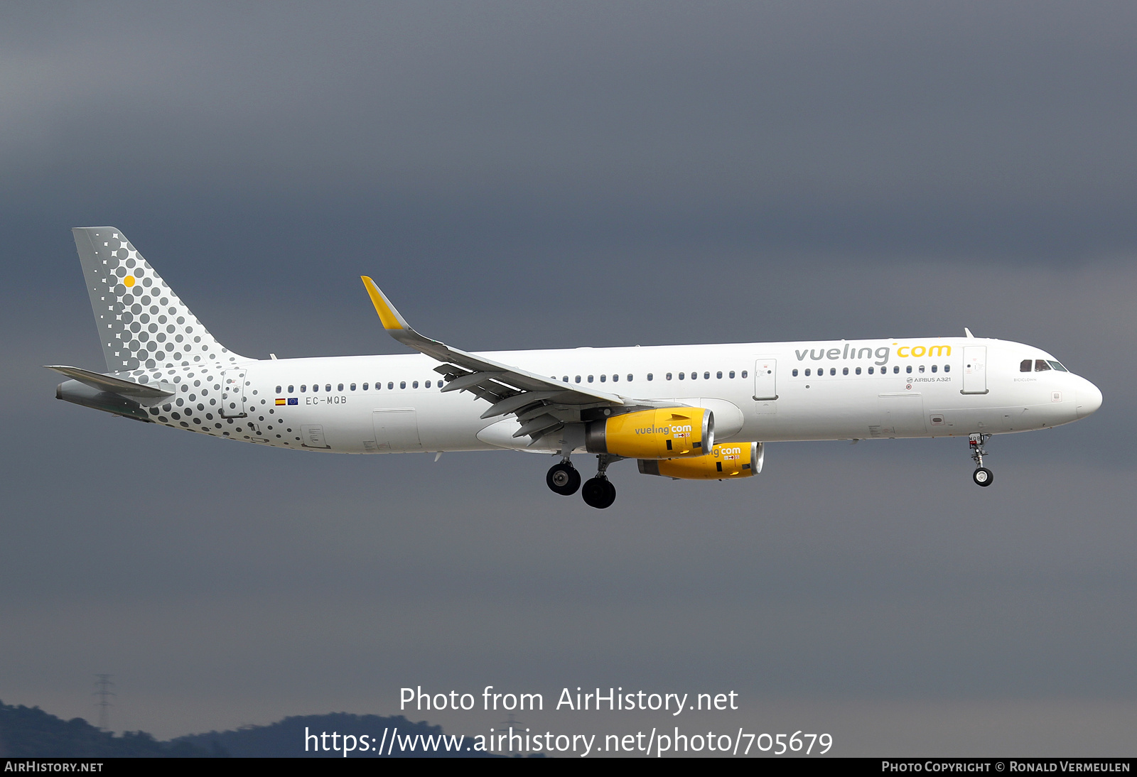 Aircraft Photo of EC-MQB | Airbus A321-231 | Vueling Airlines | AirHistory.net #705679