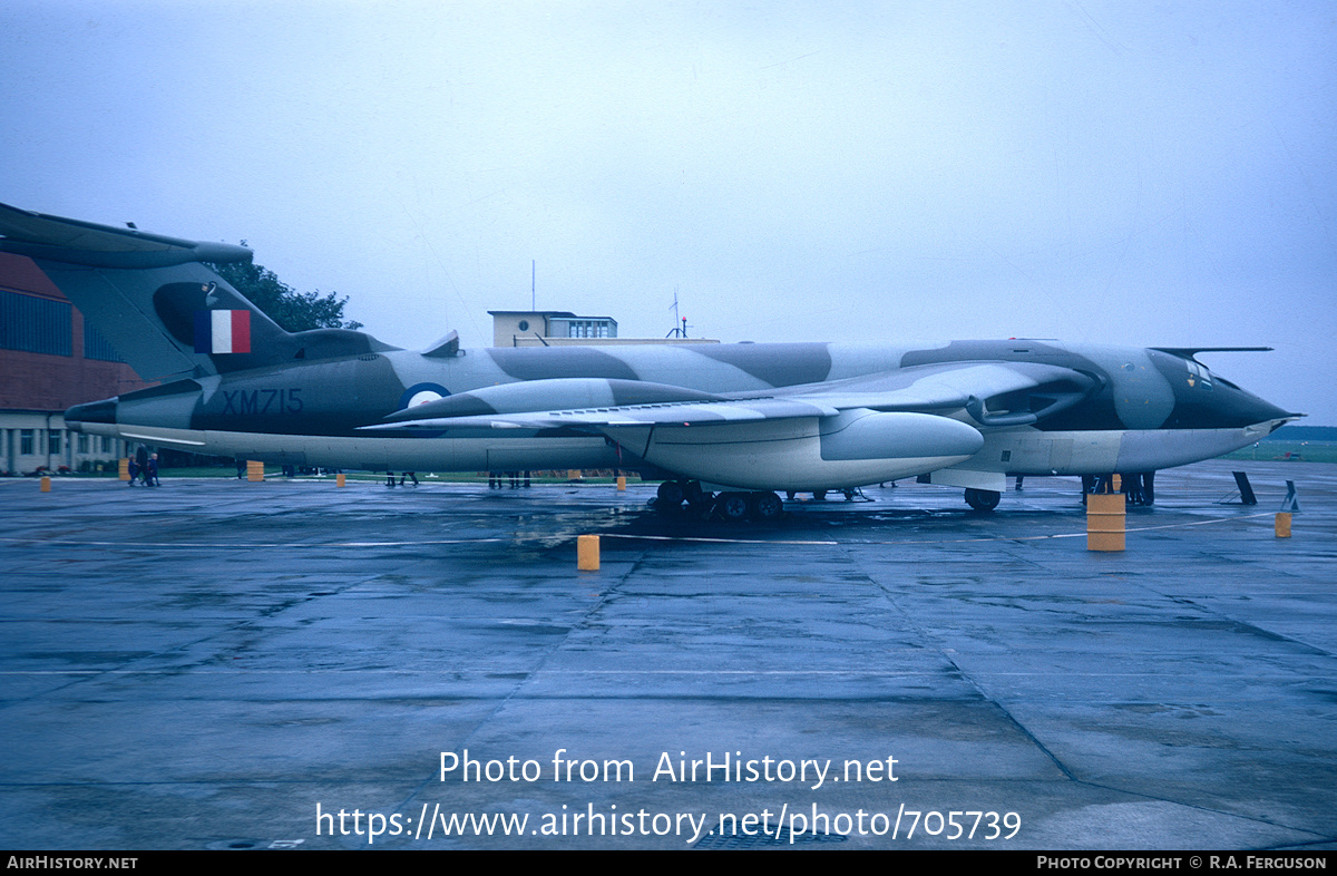 Aircraft Photo of XM715 | Handley Page HP-80 Victor SR2 | UK - Air Force | AirHistory.net #705739