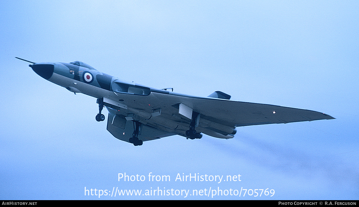 Aircraft Photo of XL388 | Avro 698 Vulcan B.2 | UK - Air Force | AirHistory.net #705769