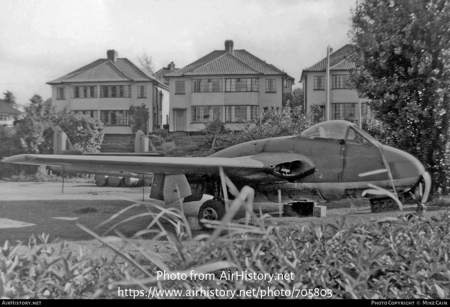 Aircraft Photo of VV542 / 7577M | De Havilland D.H. 100 Vampire FB5 | UK - Air Force | AirHistory.net #705803