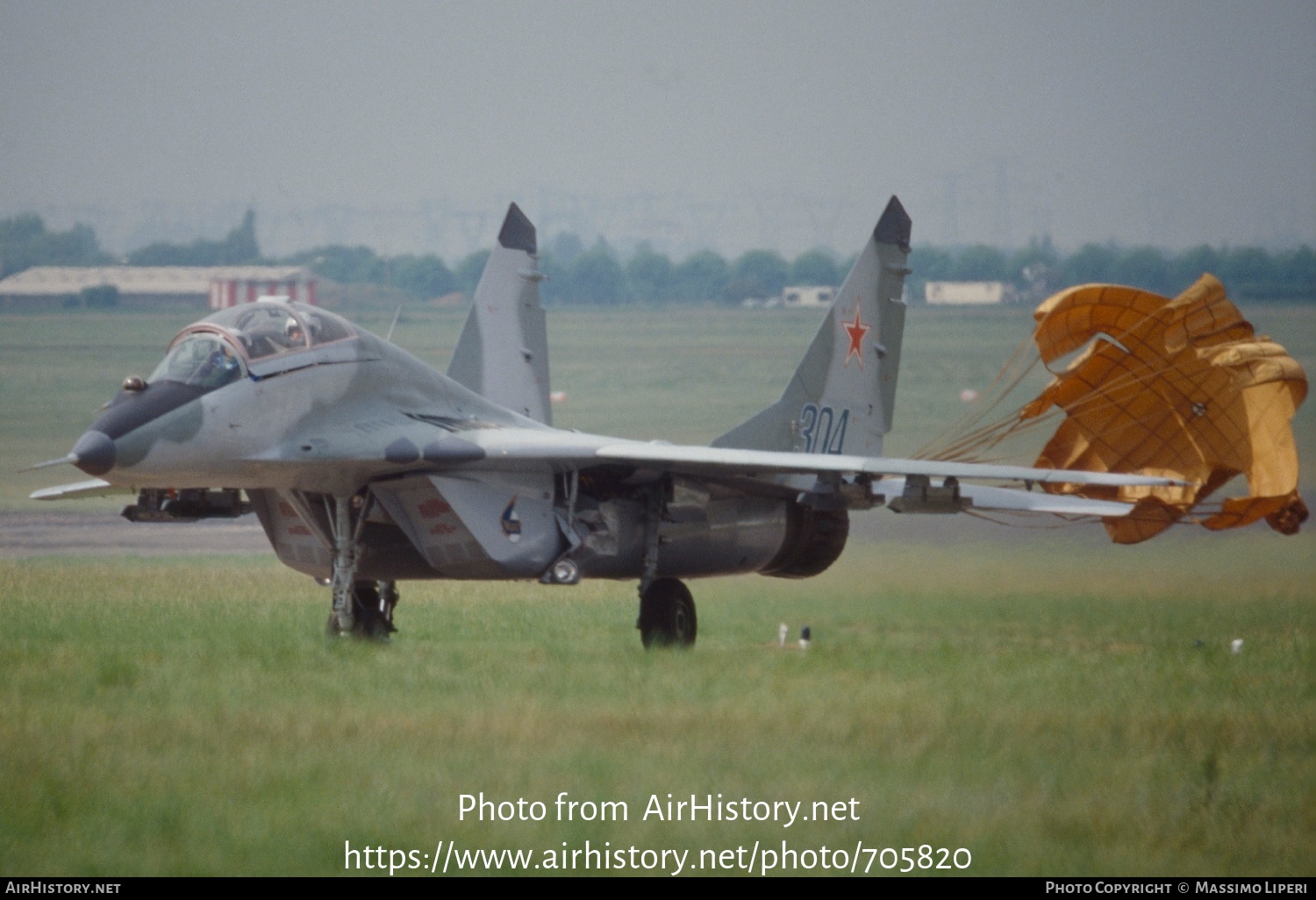 Aircraft Photo of 304 blue | Mikoyan-Gurevich MiG-29UB (9-51) | Soviet Union - Air Force | AirHistory.net #705820