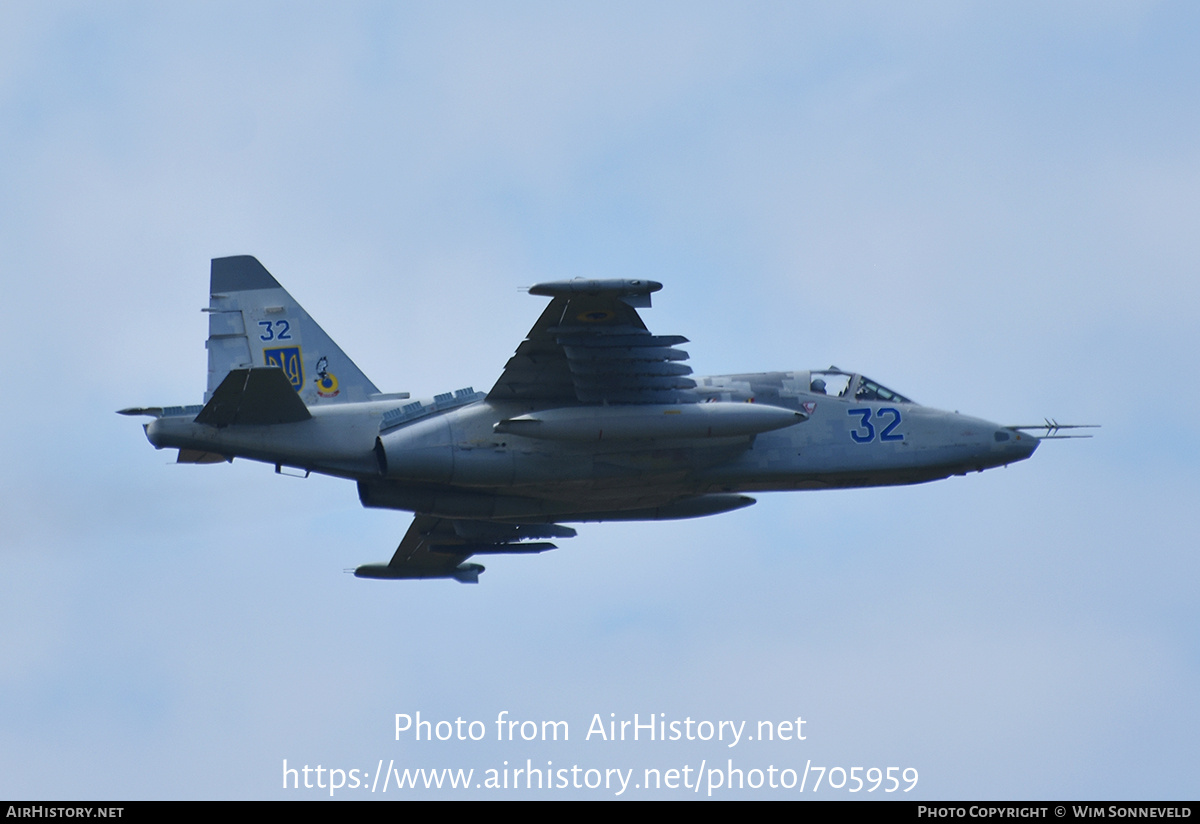 Aircraft Photo of 32 blue | Sukhoi Su-25M1K | Ukraine - Air Force | AirHistory.net #705959