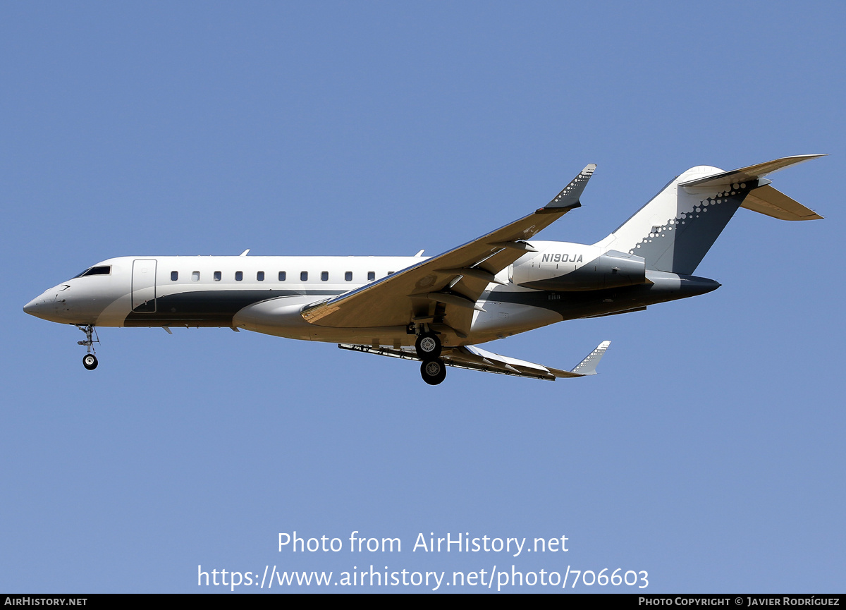 Aircraft Photo of N190JA | Bombardier Global Express XRS (BD-700-1A10) | AirHistory.net #706603