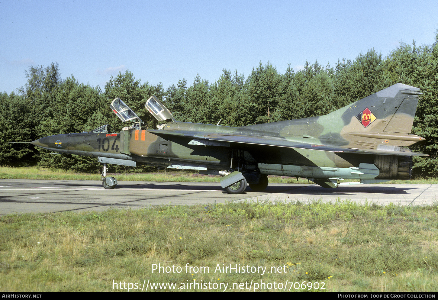 Aircraft Photo of 104 | Mikoyan-Gurevich MiG-23UB | East Germany - Air Force | AirHistory.net #706902