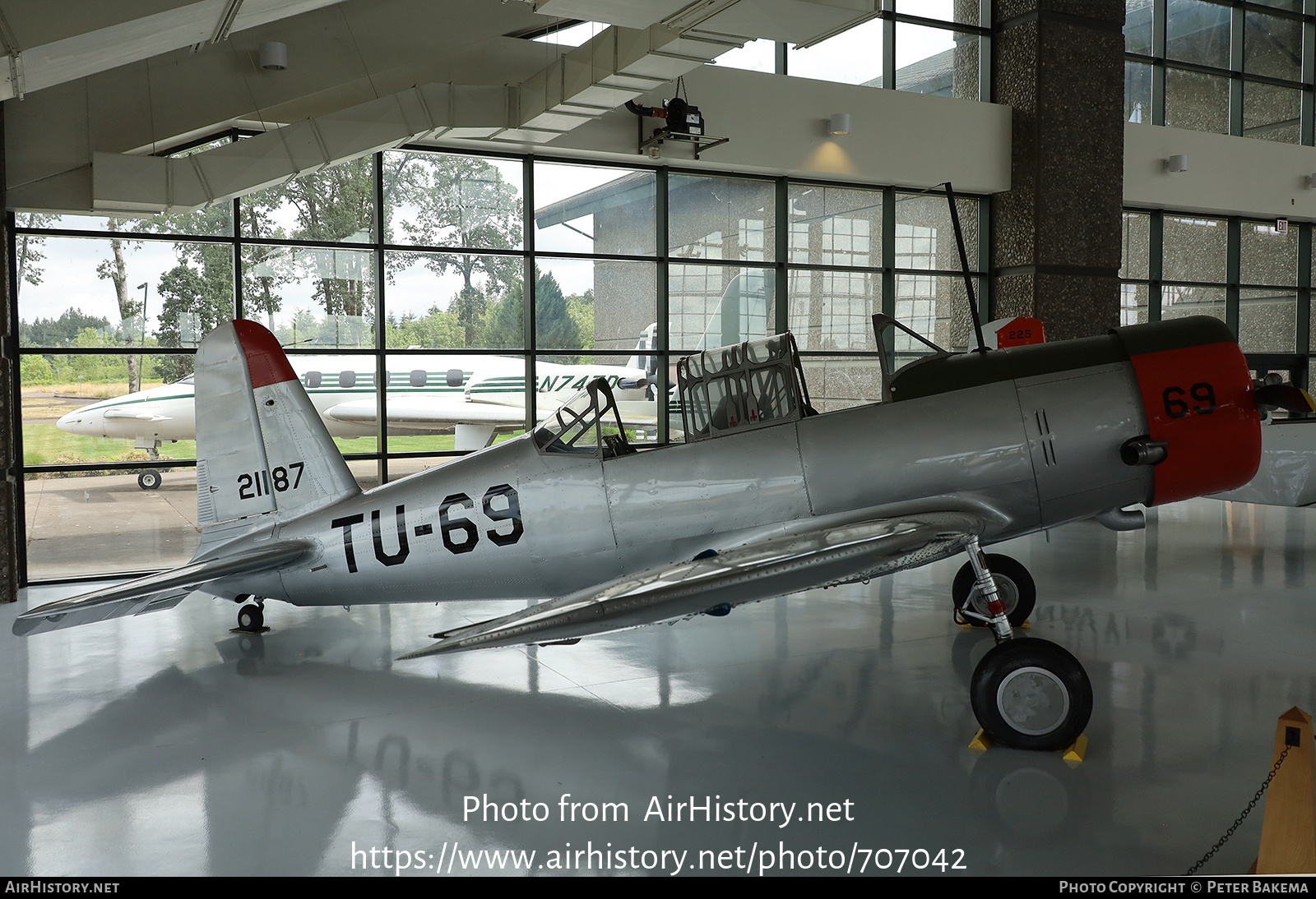 Aircraft Photo of 41-21187 / 21187 | Vultee BT-13A Valiant | USA - Air Force | AirHistory.net #707042