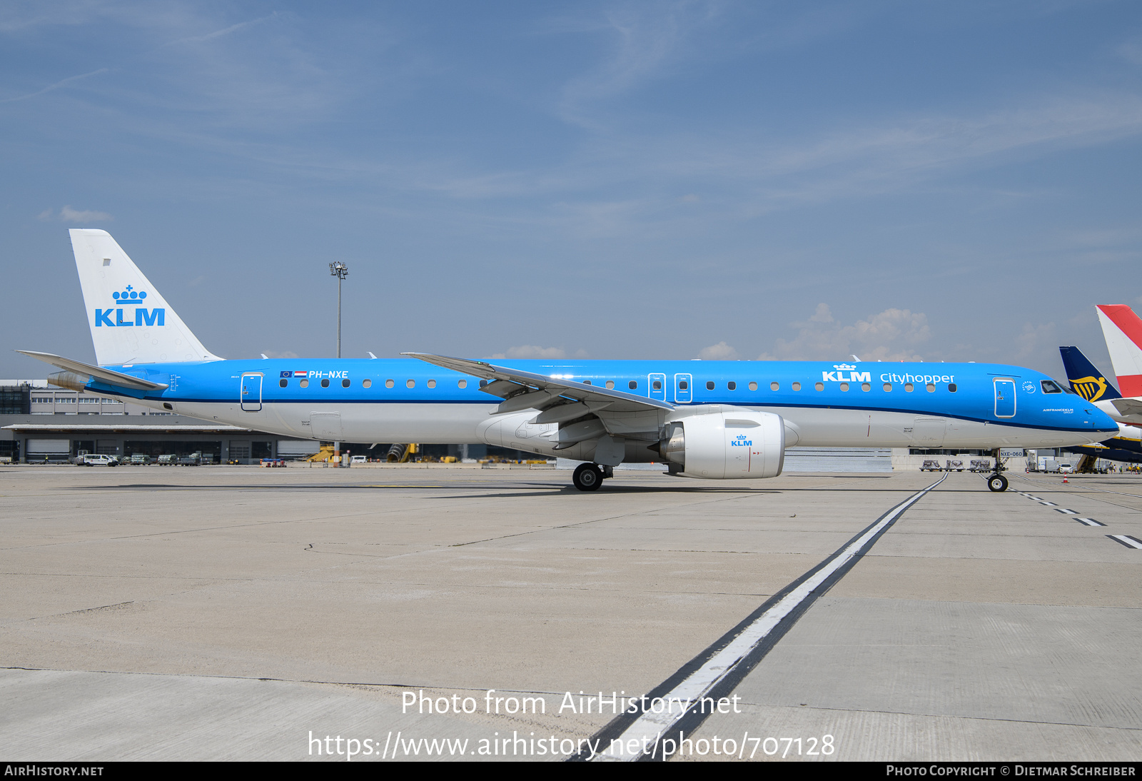 Aircraft Photo of PH-NXE | Embraer 195-E2 (ERJ-190-400) | KLM Cityhopper | AirHistory.net #707128