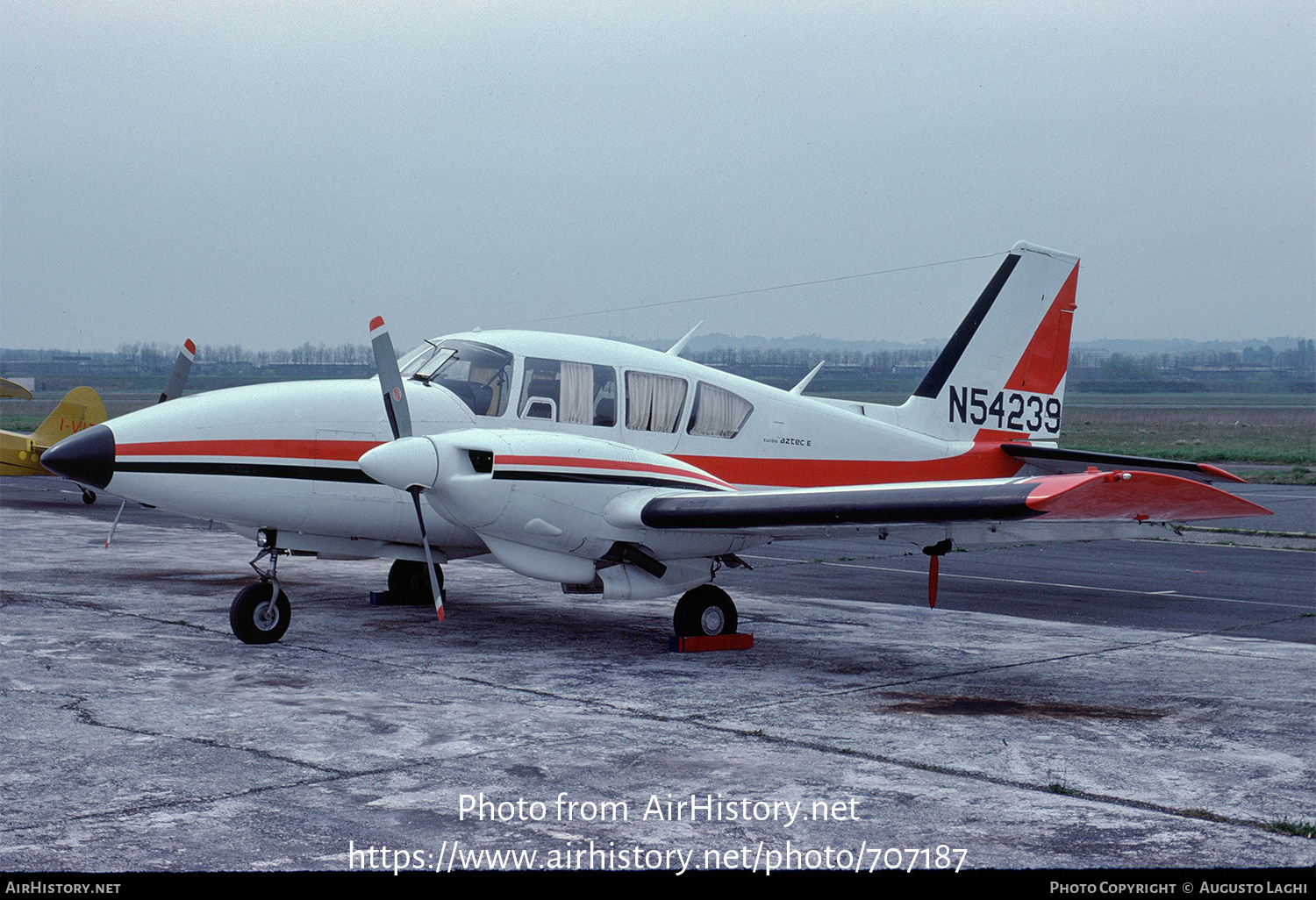 Aircraft Photo of N54239 | Piper PA-23-250 Aztec E | AirHistory.net #707187