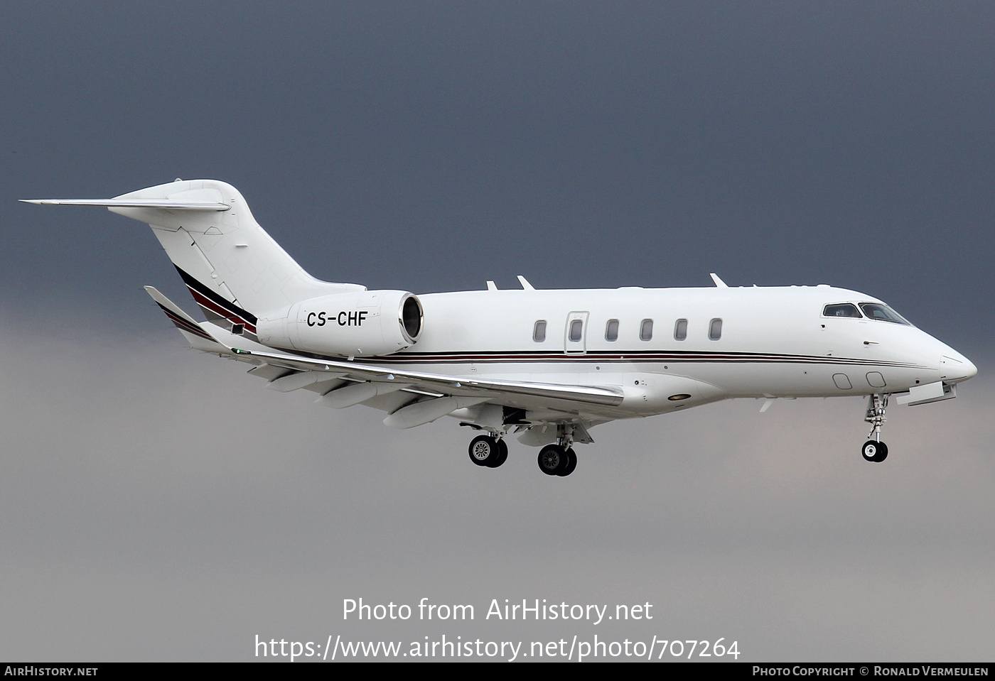 Aircraft Photo of CS-CHF | Bombardier Challenger 350 (BD-100-1A10) | AirHistory.net #707264