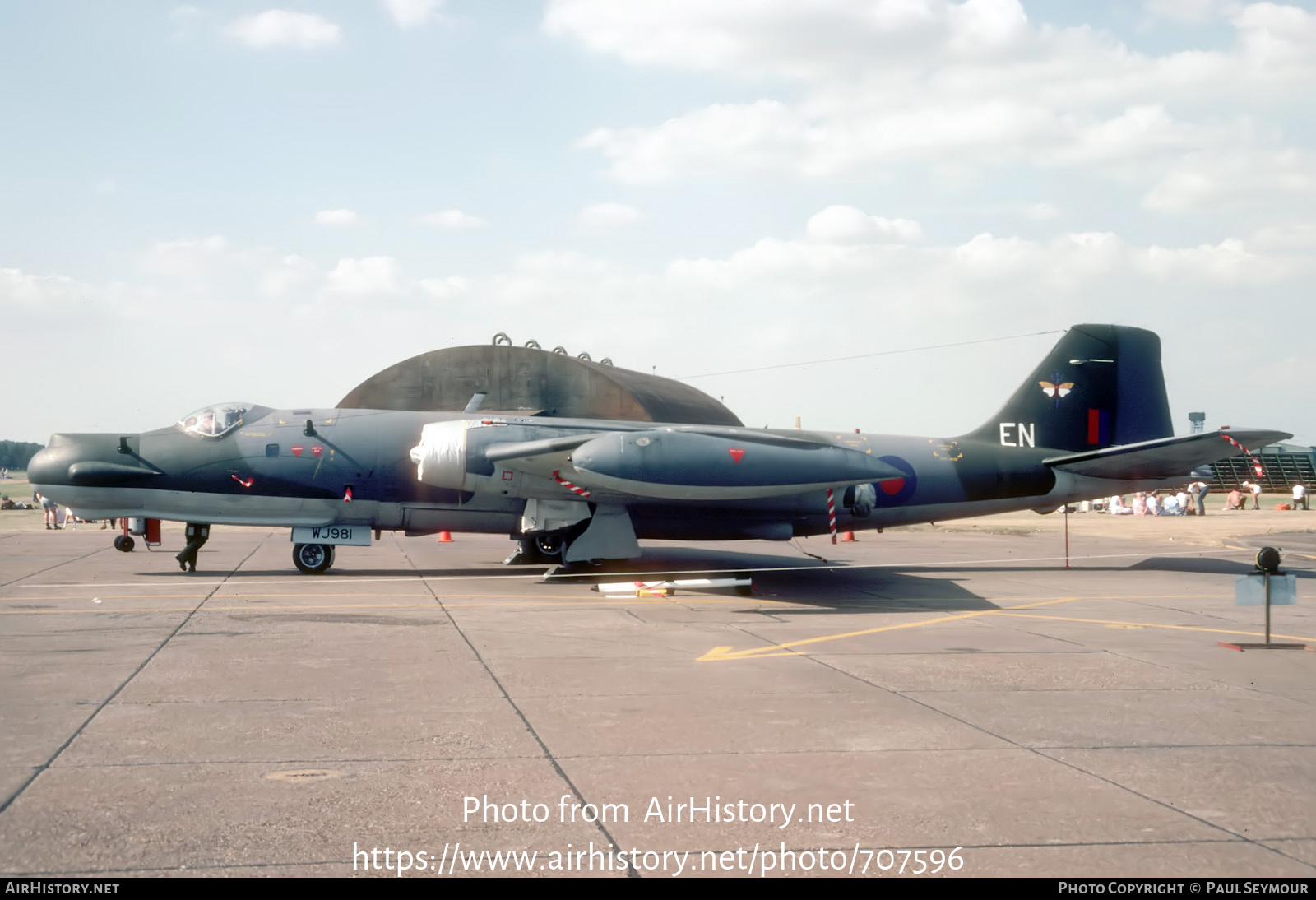 Aircraft Photo of WJ981 | English Electric Canberra T17 | UK - Air Force | AirHistory.net #707596