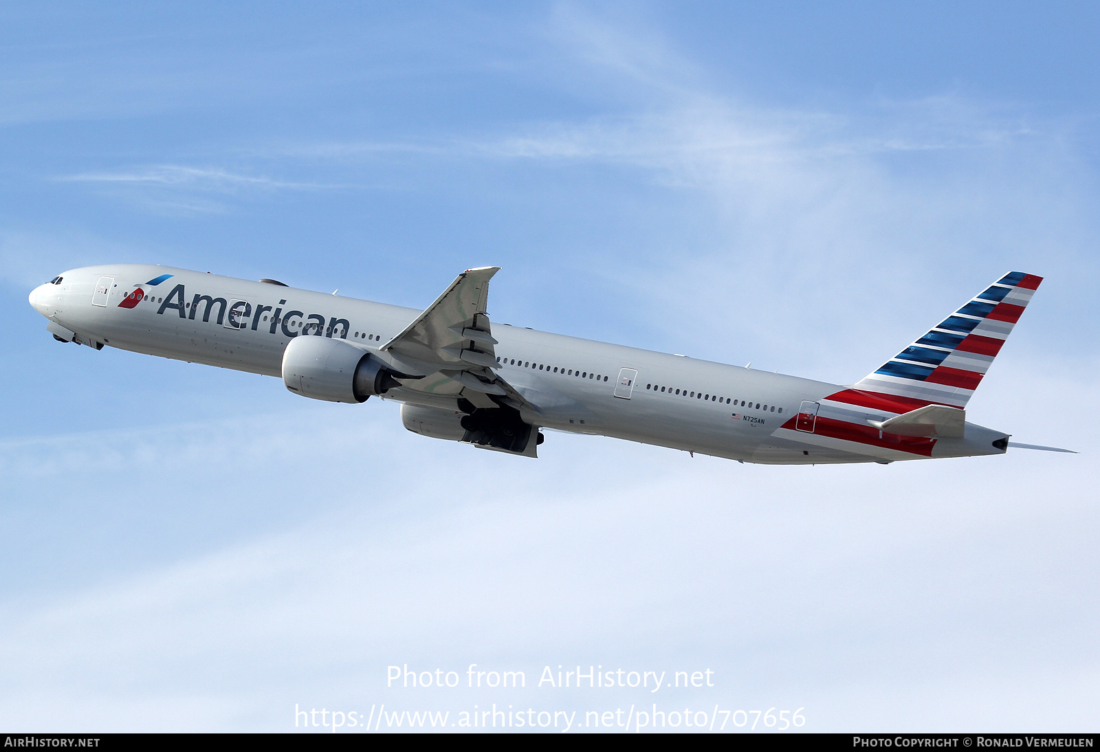 Aircraft Photo of N725AN | Boeing 777-323/ER | American Airlines | AirHistory.net #707656