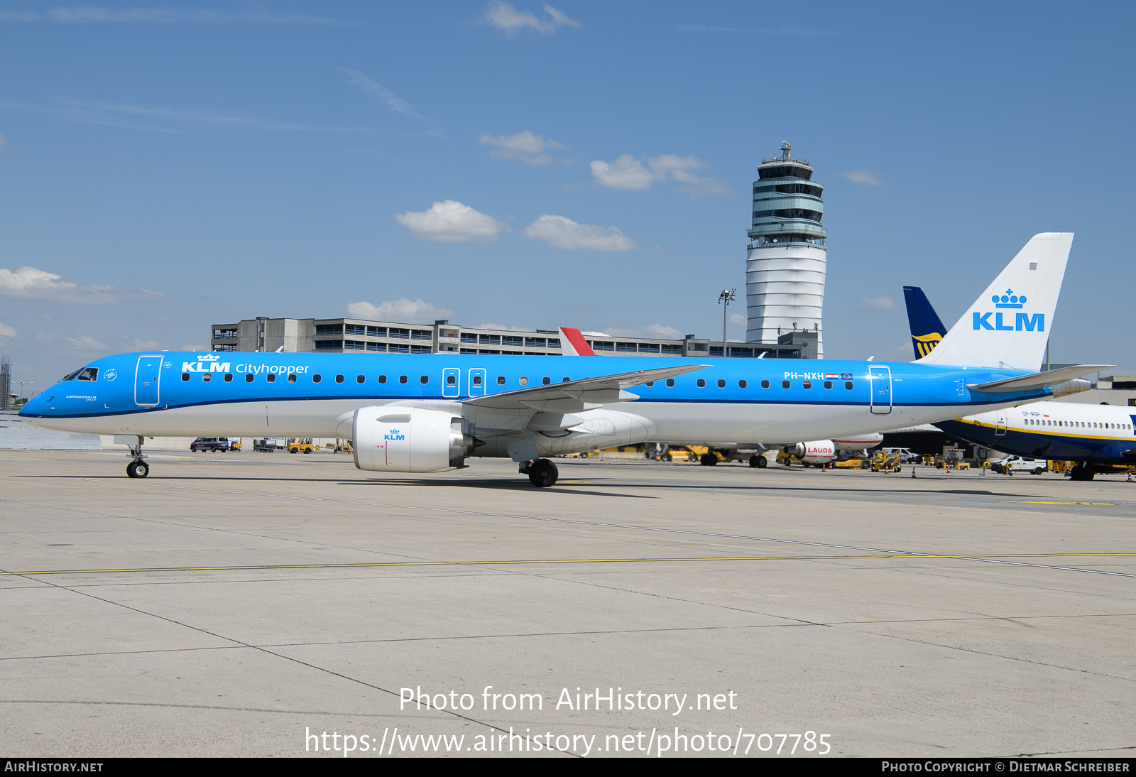 Aircraft Photo of PH-NXH | Embraer 195-E2 (ERJ-190-400) | KLM Cityhopper | AirHistory.net #707785