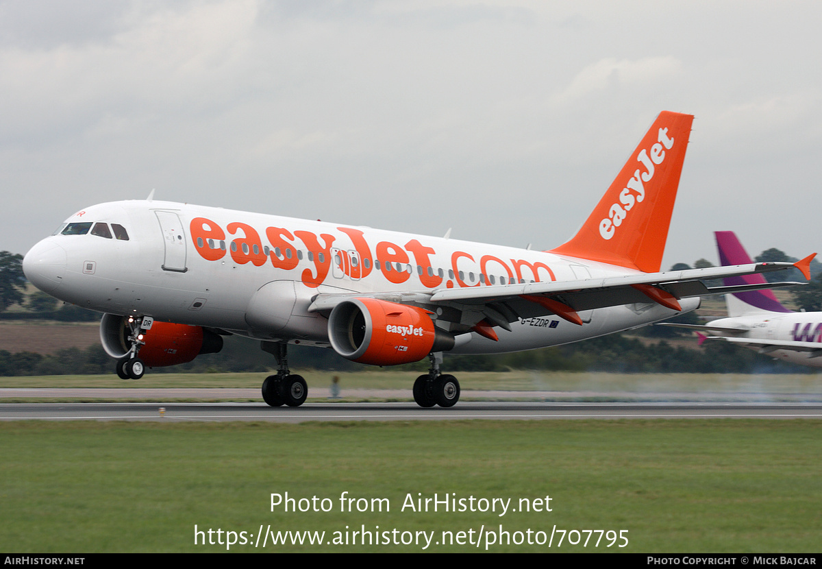 Aircraft Photo of G-EZDR | Airbus A319-111 | EasyJet | AirHistory.net #707795