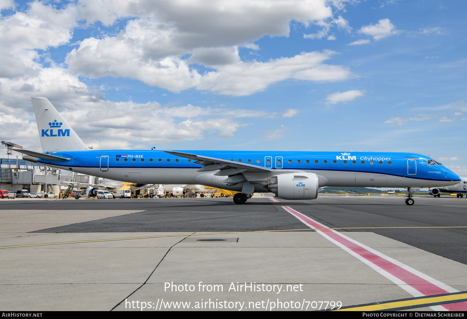 Aircraft Photo of PH-NXK | Embraer 195-E2 (ERJ-190-400) | KLM Cityhopper | AirHistory.net #707799