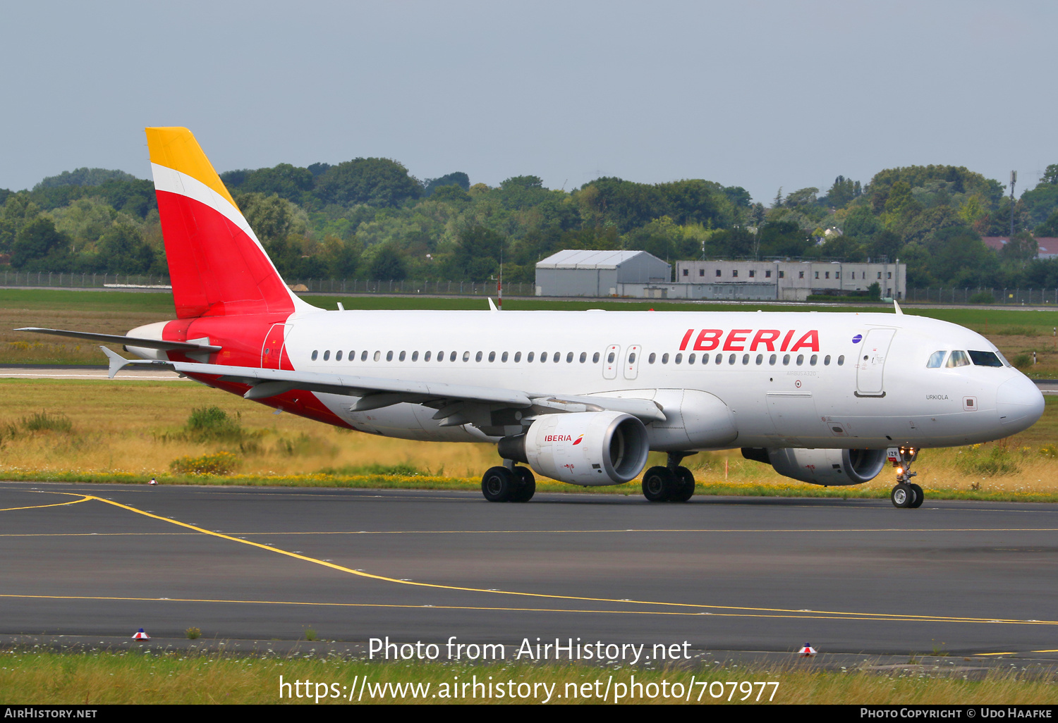 Aircraft Photo of EC-IZR | Airbus A320-214 | Iberia | AirHistory.net #707977