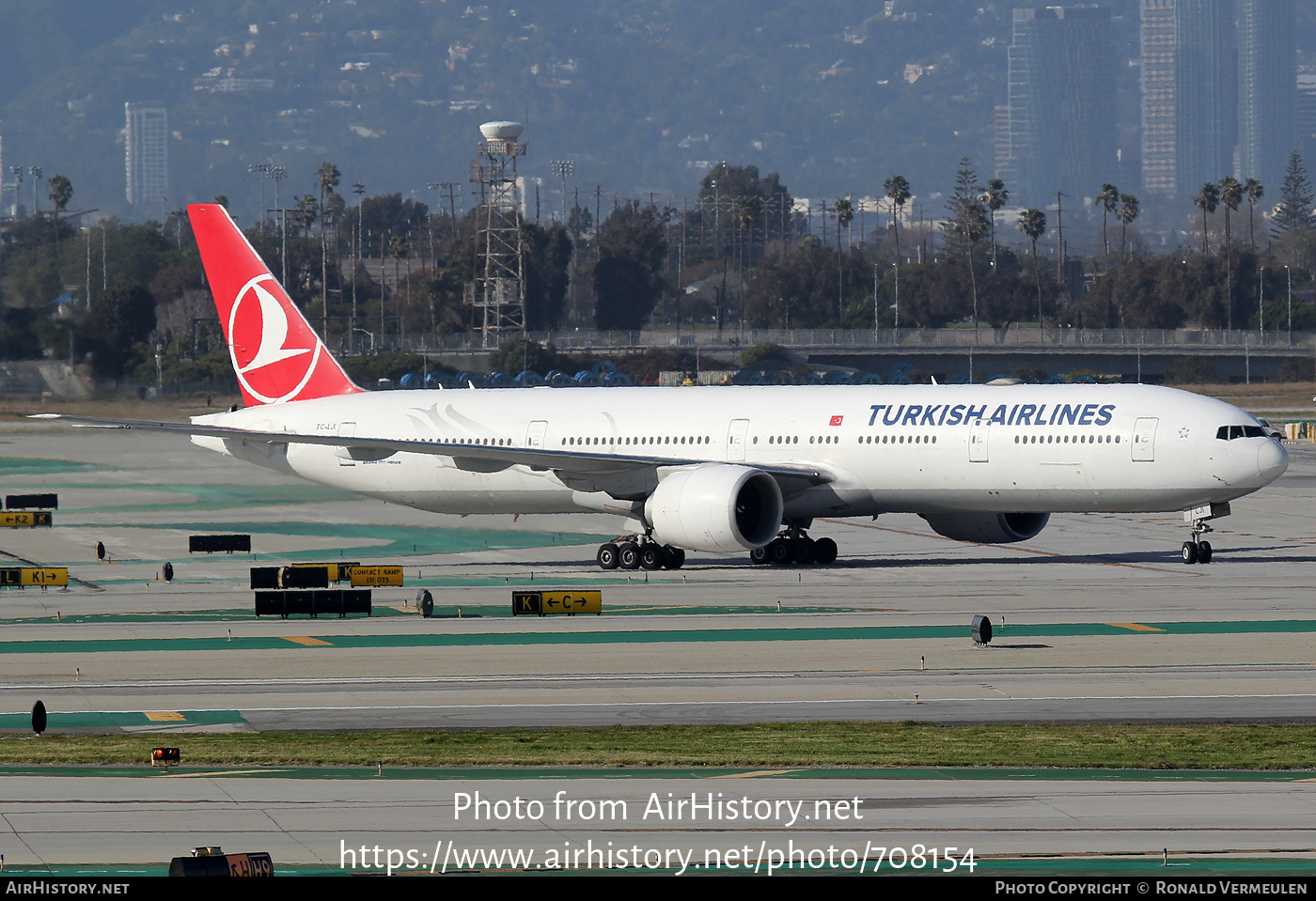 Aircraft Photo of TC-LJI | Boeing 777-3F2/ER | Turkish Airlines | AirHistory.net #708154