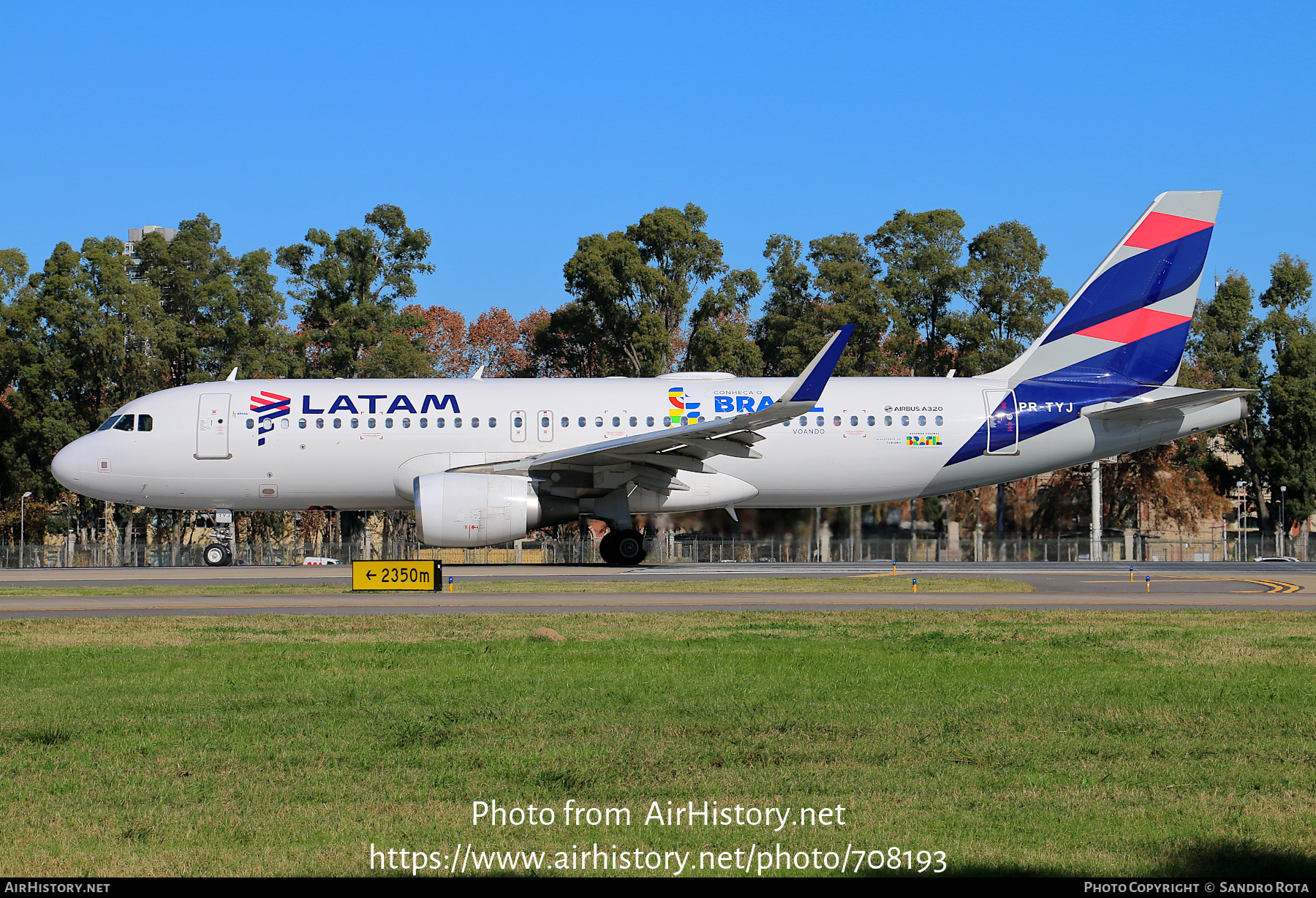 Aircraft Photo of PR-TYJ | Airbus A320-214 | AirHistory.net #708193