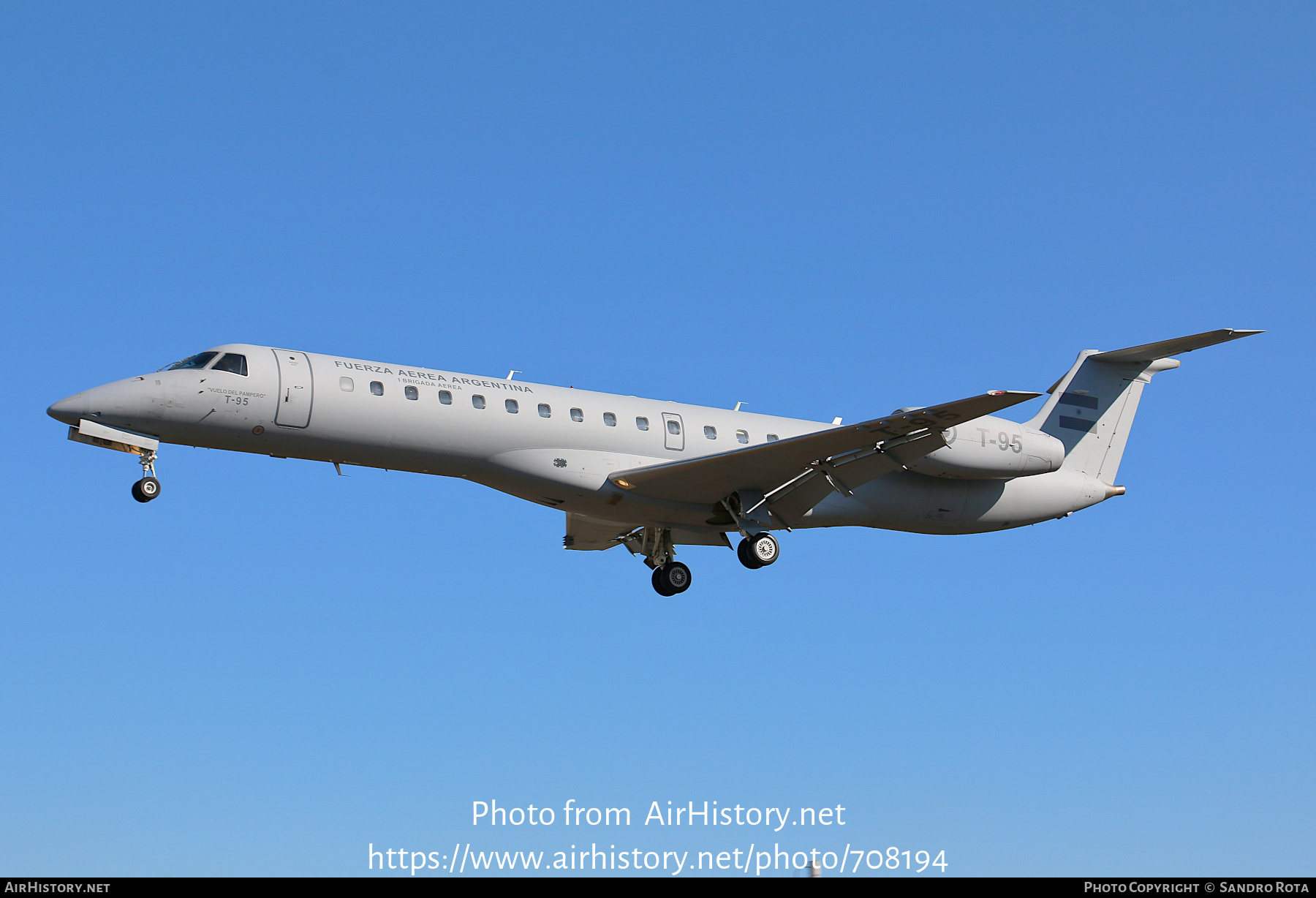 Aircraft Photo of T-95 | Embraer ERJ-140LR (EMB-135KL) | Argentina - Air Force | AirHistory.net #708194