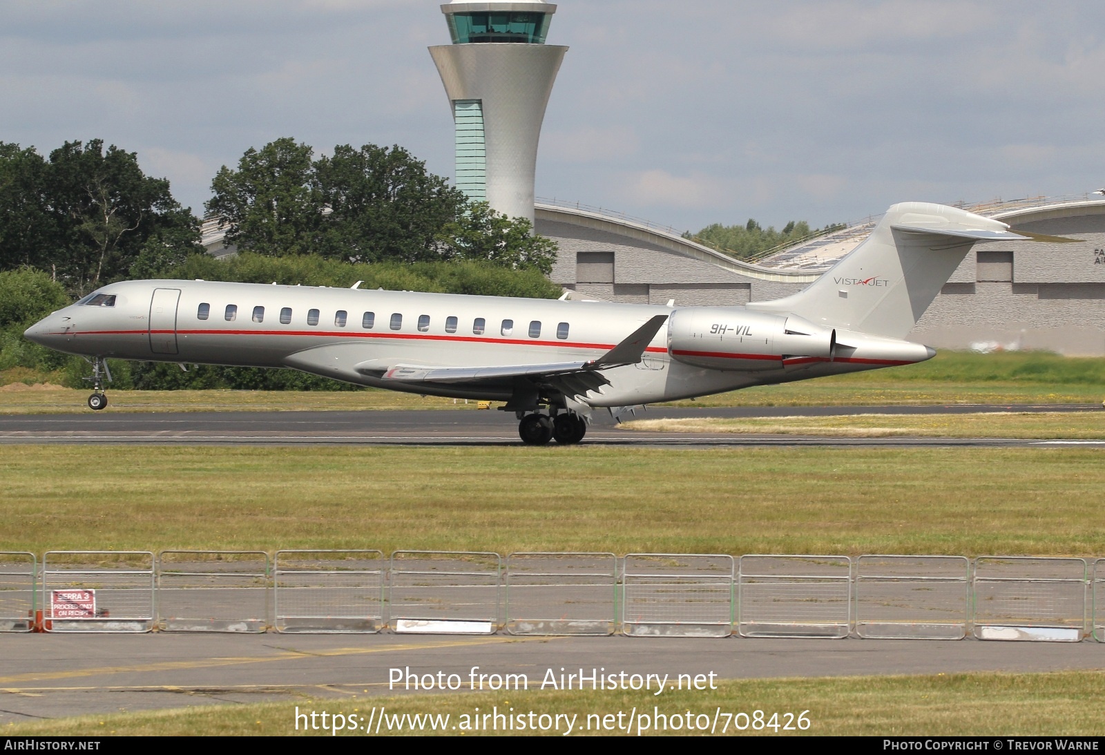 Aircraft Photo of 9H-VIL | Bombardier Global 7500 (BD-700-2A12) | VistaJet | AirHistory.net #708426