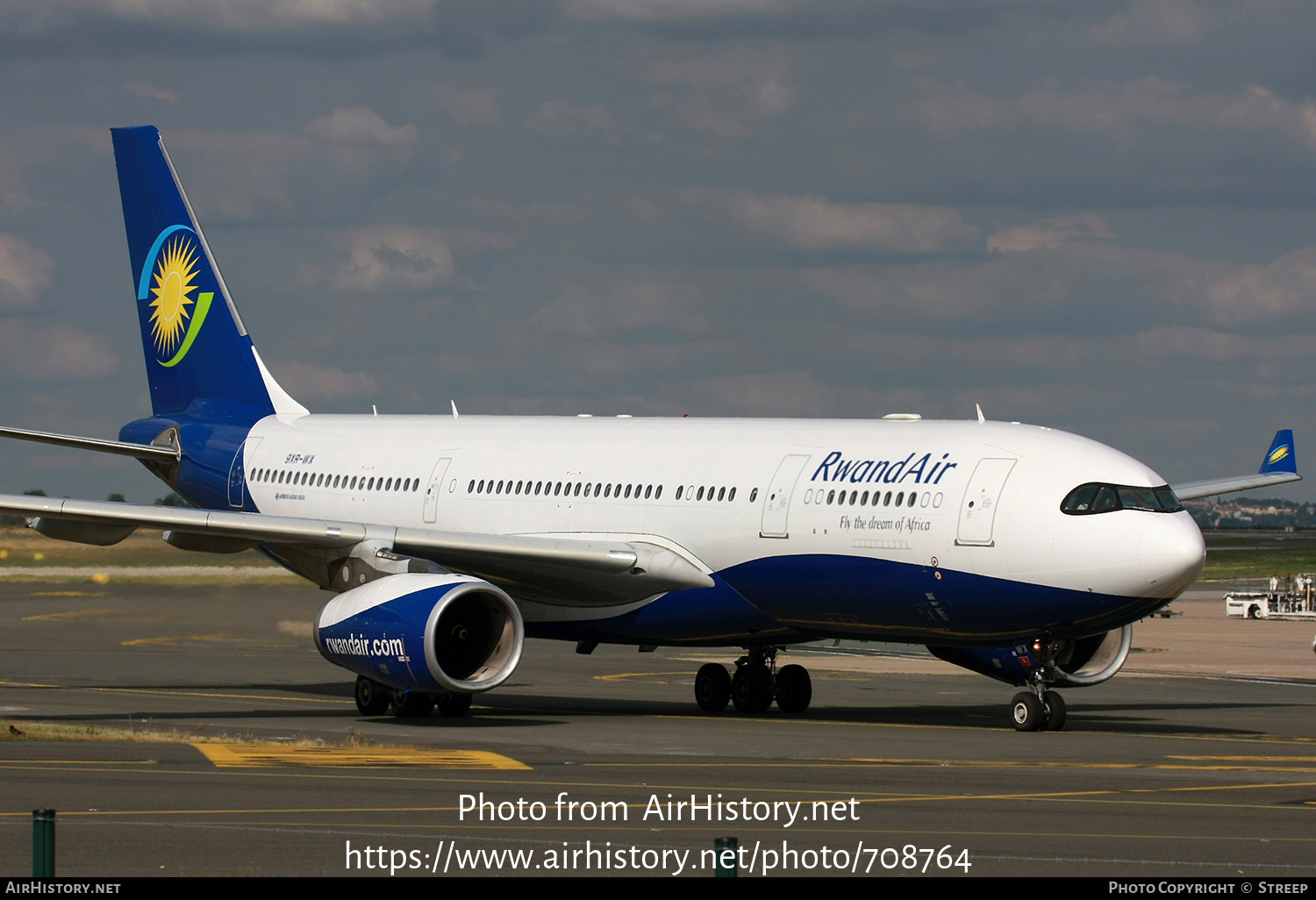 Aircraft Photo of 9XR-WX | Airbus A330-243 | RwandAir | AirHistory.net #708764