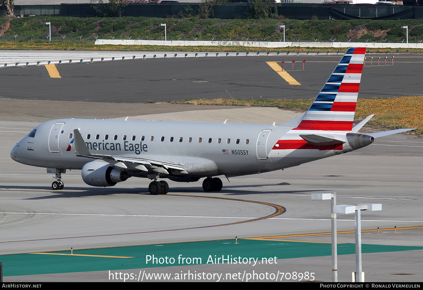 Aircraft Photo of N505SY | Embraer 175LR (ERJ-170-200LR) | American Eagle | AirHistory.net #708985