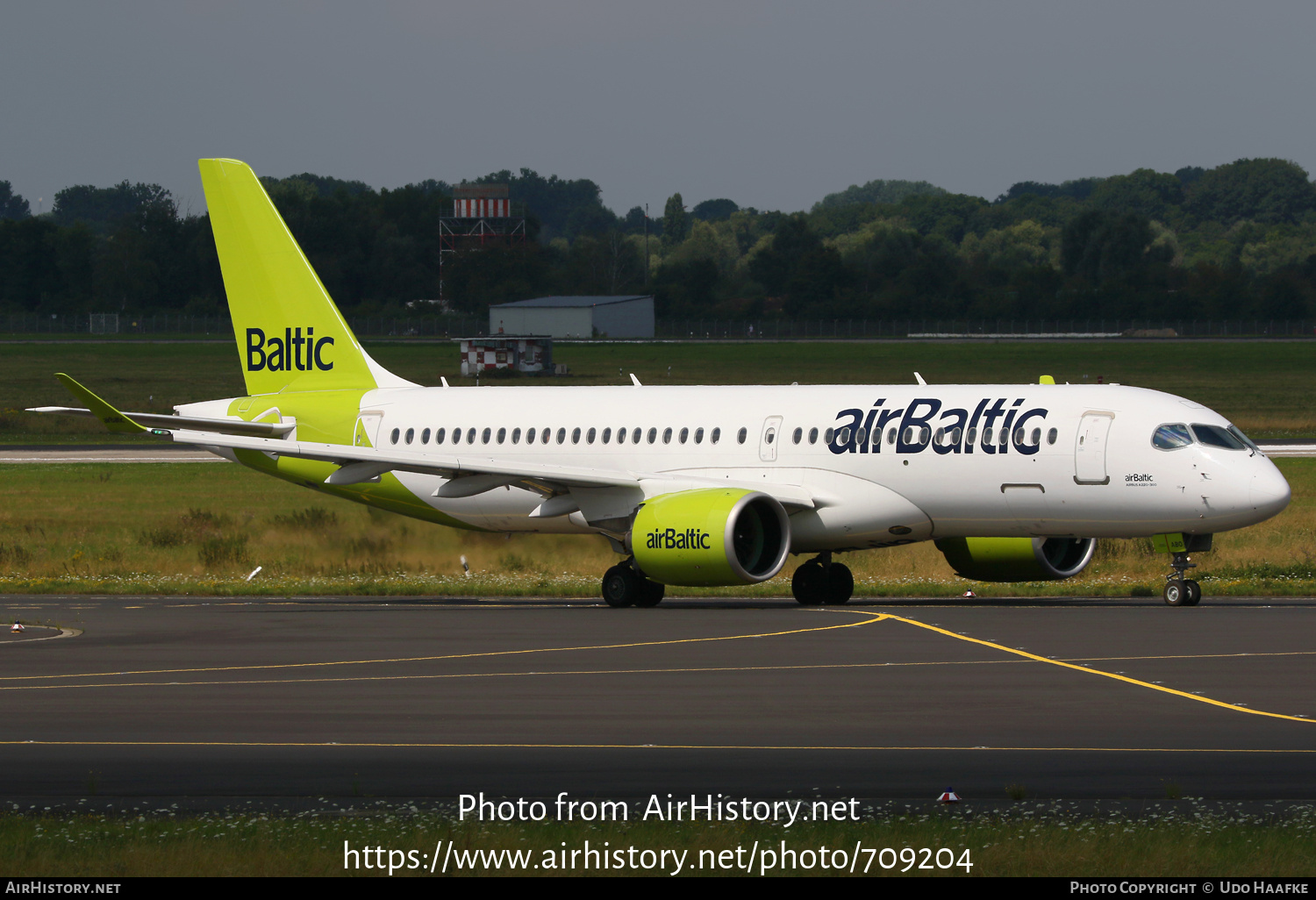 Aircraft Photo of YL-ABO | Airbus A220-371 (BD-500-1A11) | AirBaltic | AirHistory.net #709204