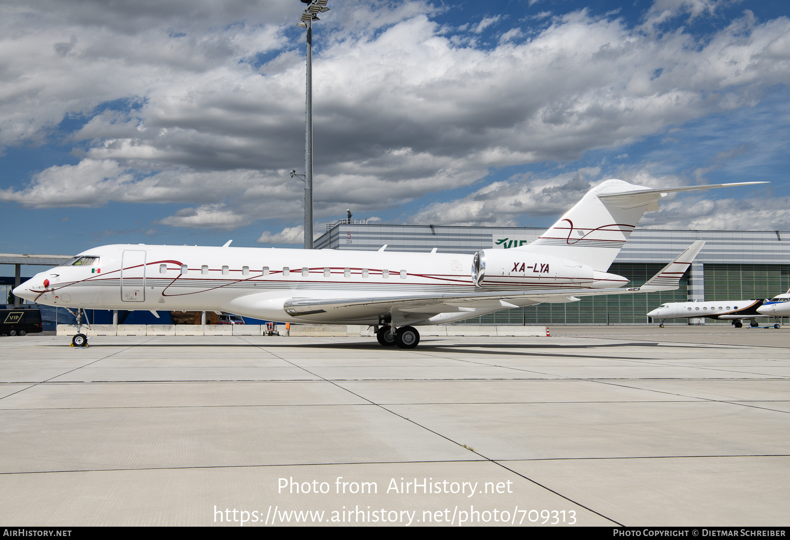 Aircraft Photo of XA-LYA | Bombardier Global 6000 (BD-700-1A10) | AirHistory.net #709313