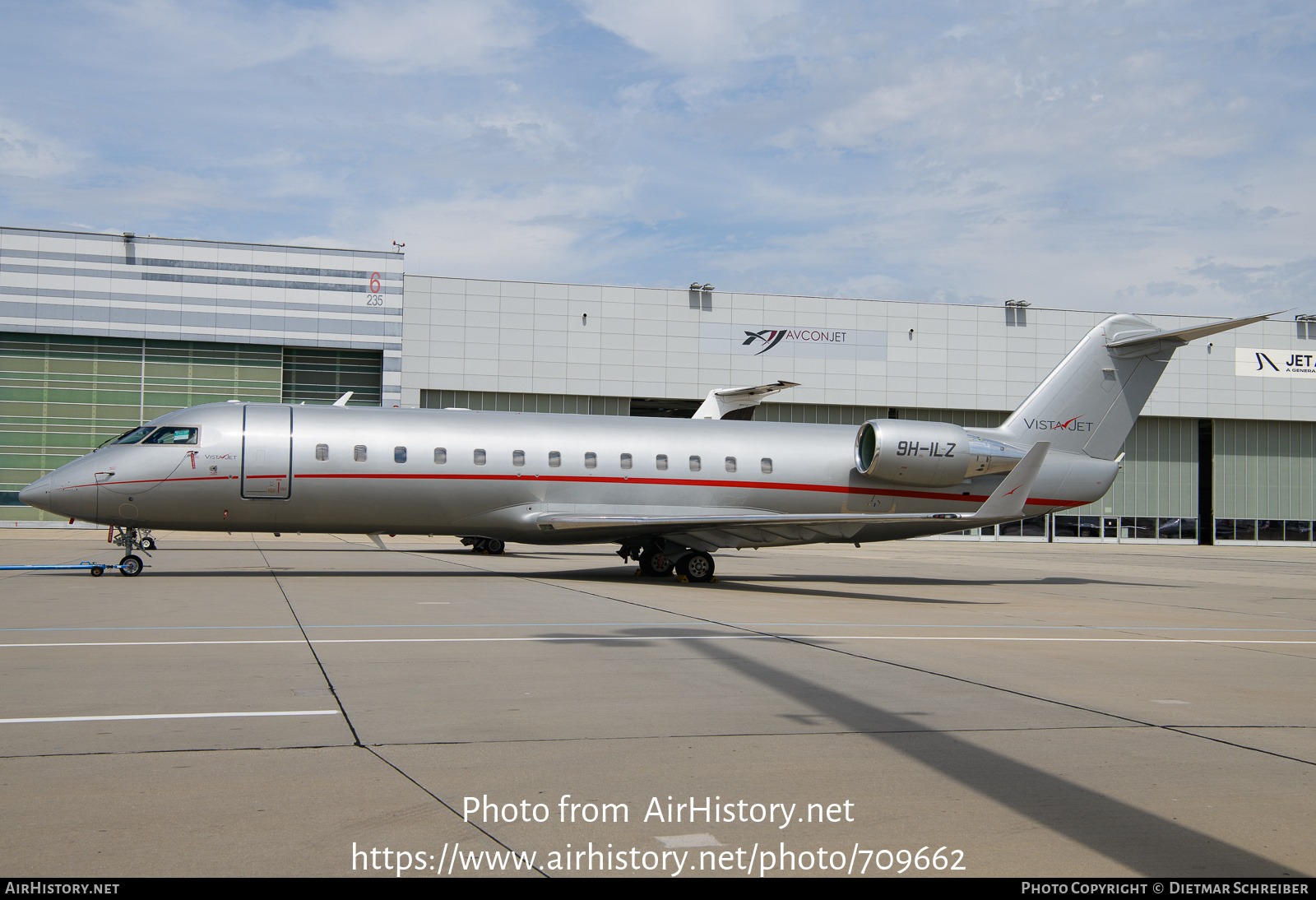 Aircraft Photo of 9H-ILZ | Bombardier Challenger 850 (CRJ-200SE/CL-600-2B19) | VistaJet | AirHistory.net #709662