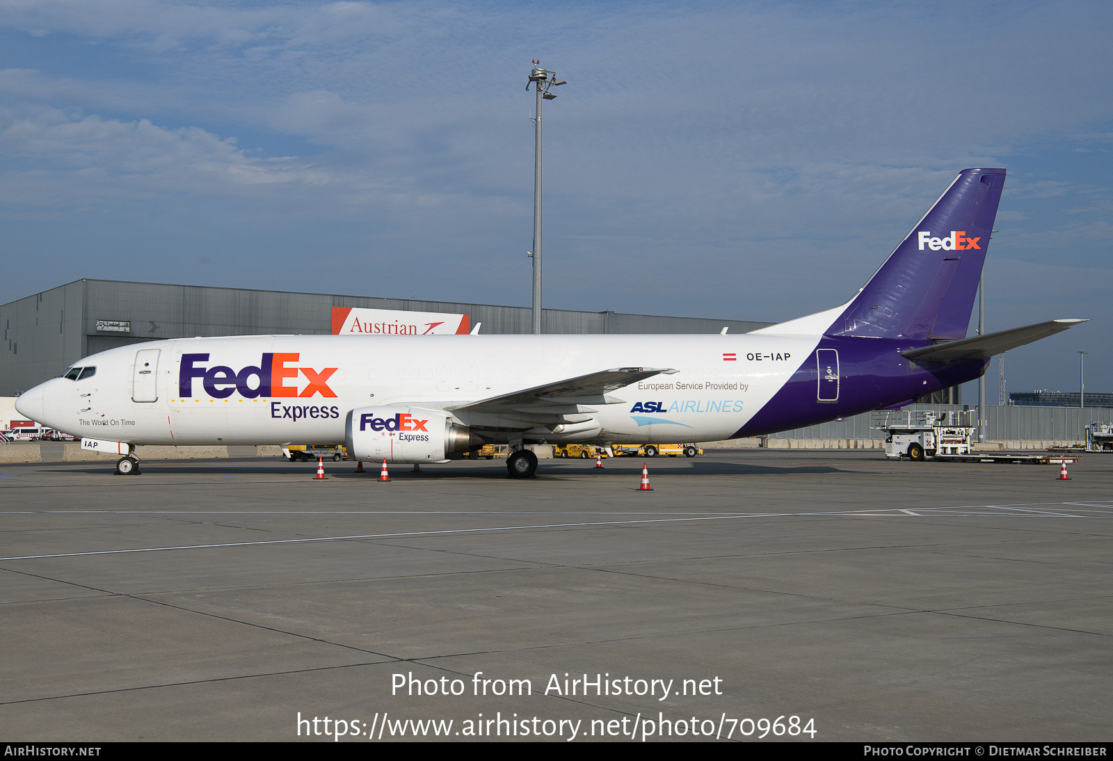 Aircraft Photo of OE-IAP | Boeing 737-4M0(BDSF) | FedEx Express - Federal Express | AirHistory.net #709684