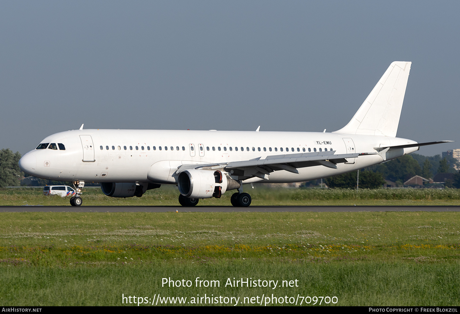 Aircraft Photo of YL-EMU | Airbus A320-214 | GetJet Airlines | AirHistory.net #709700