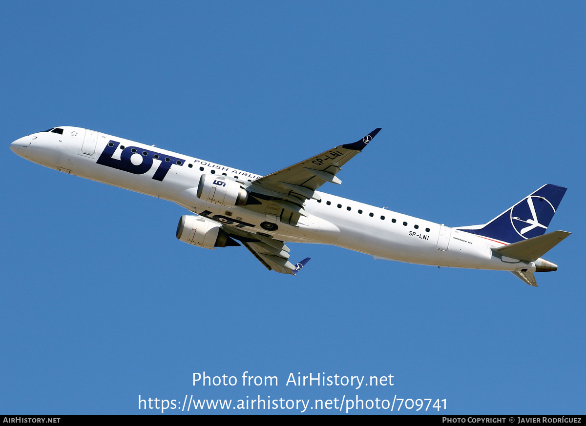 Aircraft Photo of SP-LNI | Embraer 195LR (ERJ-190-200LR) | LOT Polish Airlines - Polskie Linie Lotnicze | AirHistory.net #709741