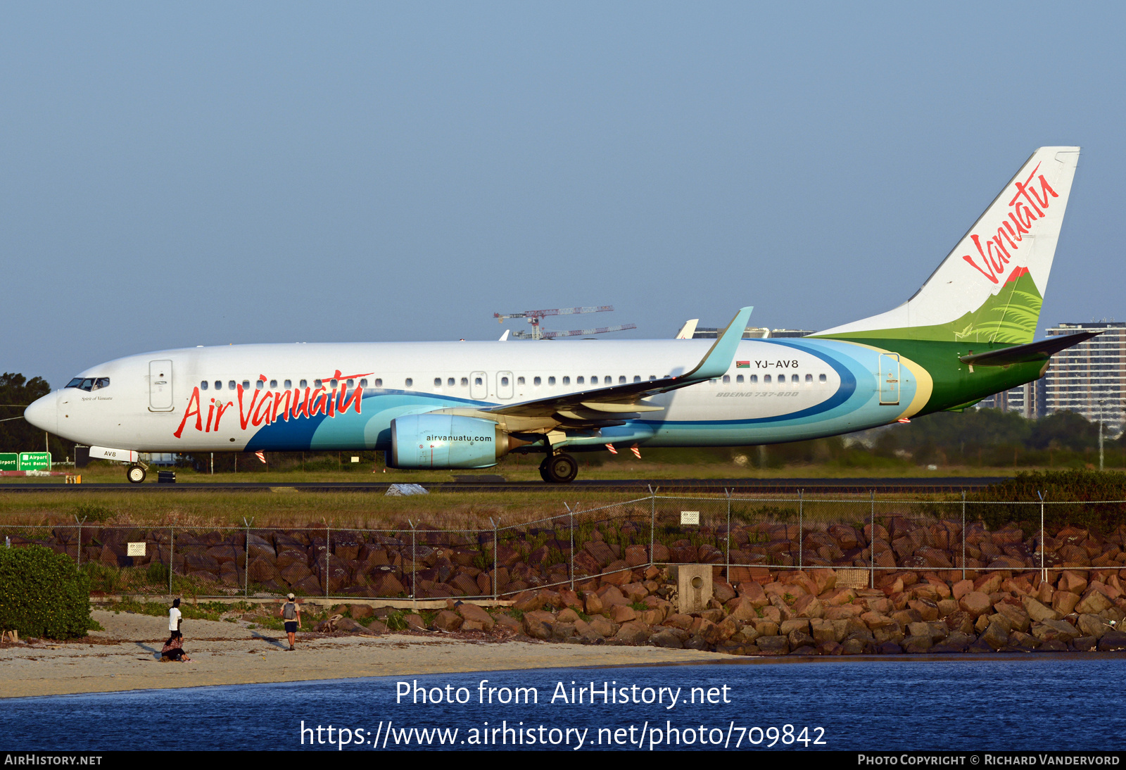 Aircraft Photo of YJ-AV8 | Boeing 737-8SH | Air Vanuatu | AirHistory.net #709842