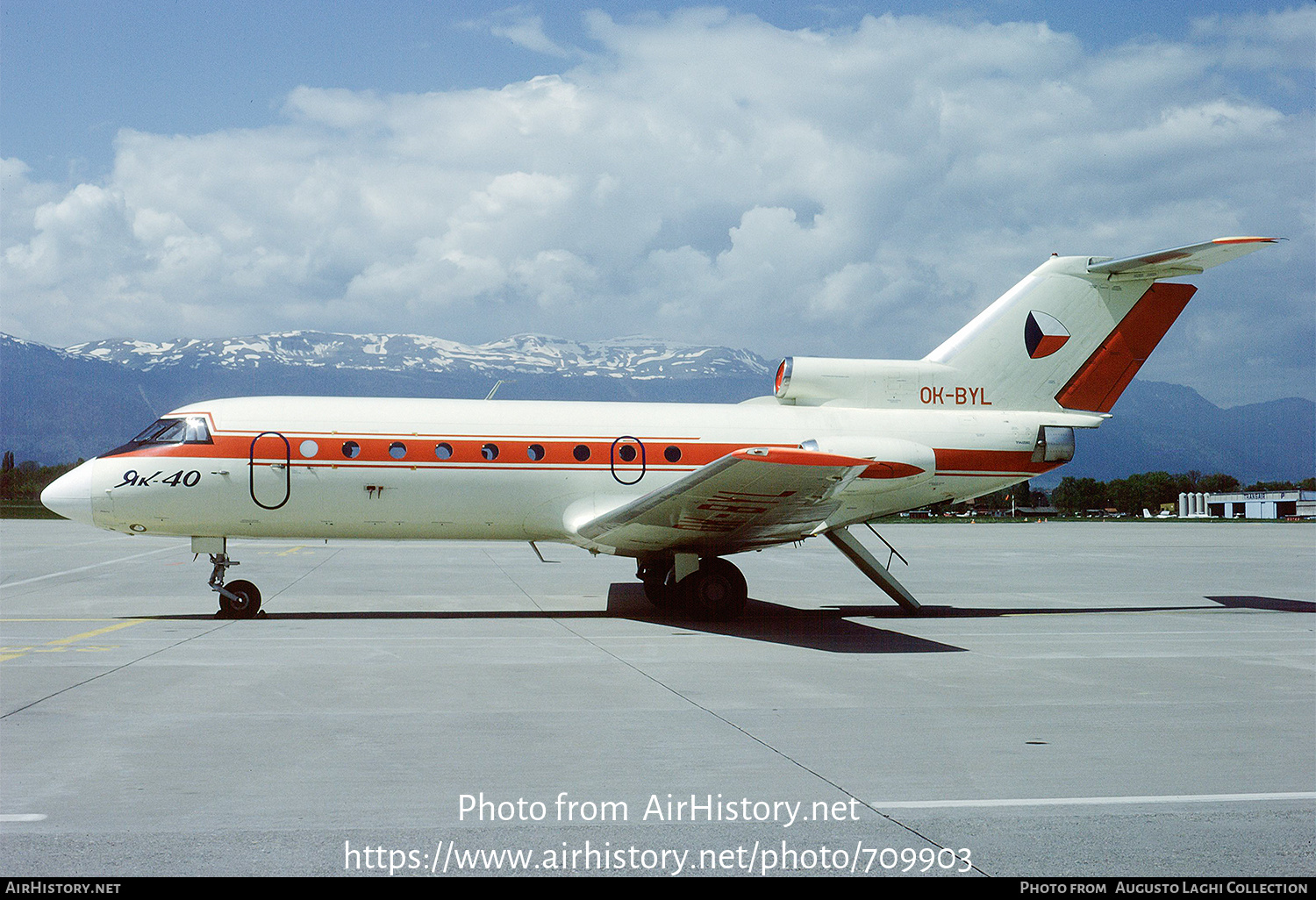 Aircraft Photo of OK-BYL | Yakovlev Yak-40 | Czechoslovakia Government | AirHistory.net #709903