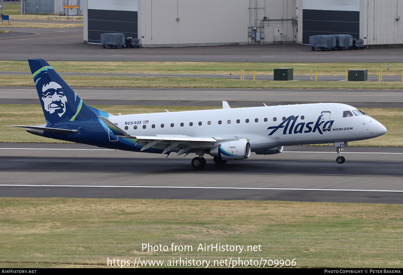 Aircraft Photo of N664QX | Embraer 175LR (ERJ-170-200LR) | Alaska Airlines | AirHistory.net #709906