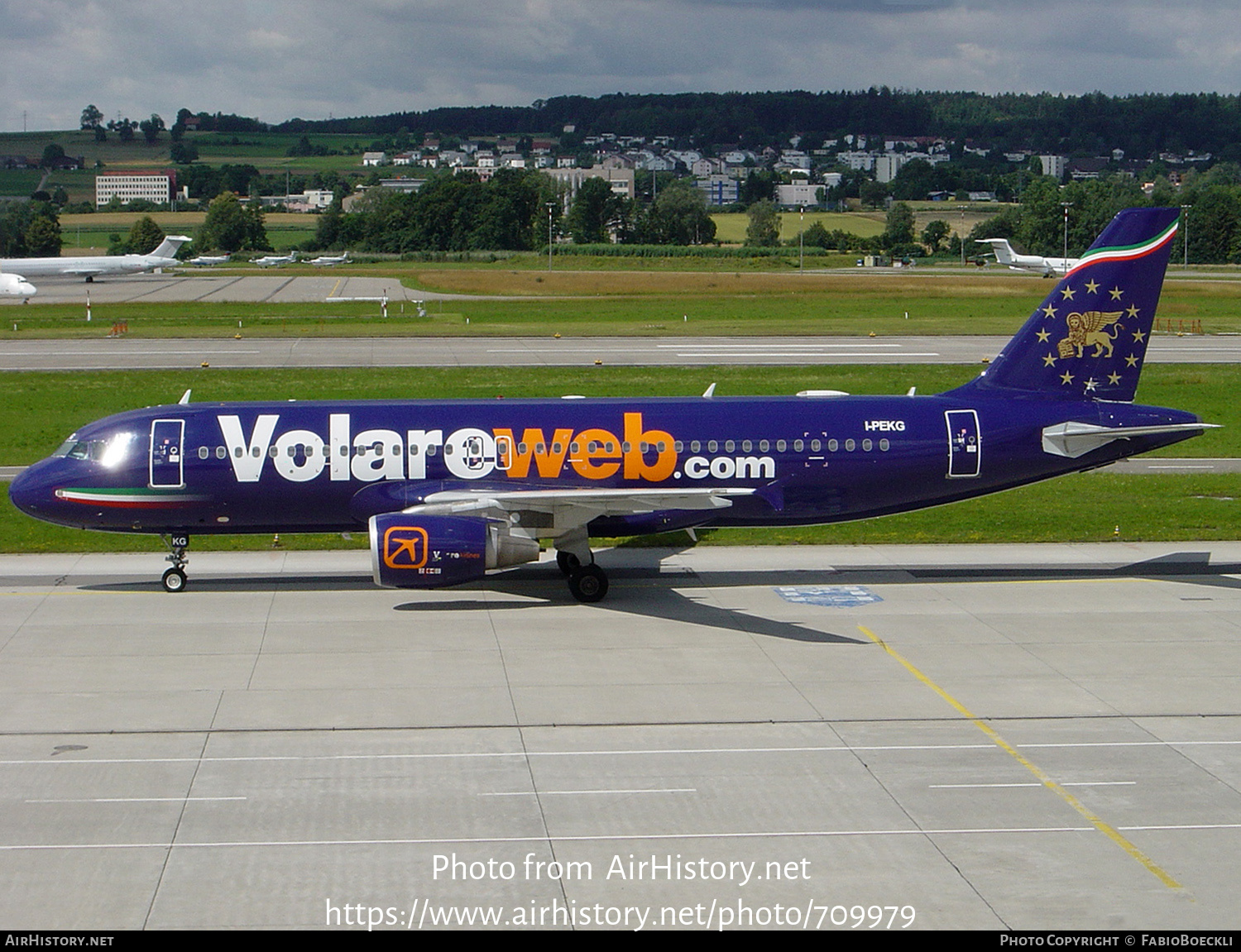 Aircraft Photo of I-PEKG | Airbus A320-214 | Volareweb | AirHistory.net #709979