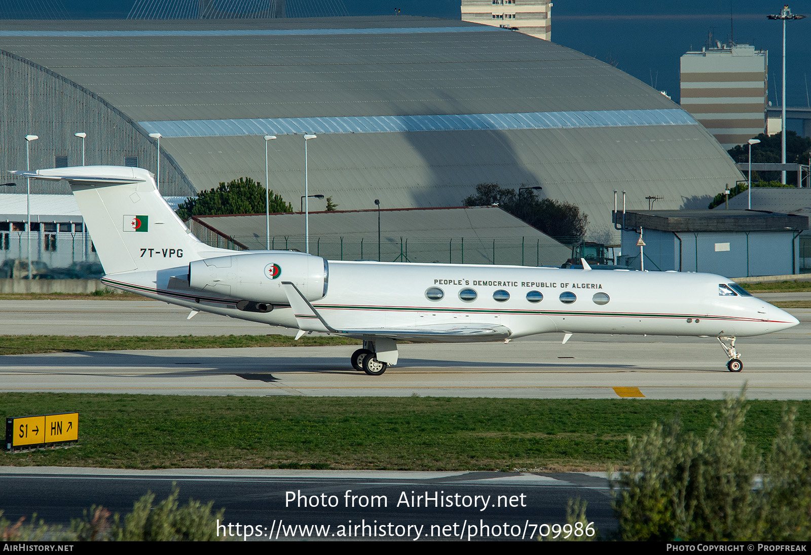 Aircraft Photo of 7T-VPG | Gulfstream Aerospace G-V Gulfstream V | Democratic and Popular Republic of Algeria | AirHistory.net #709986