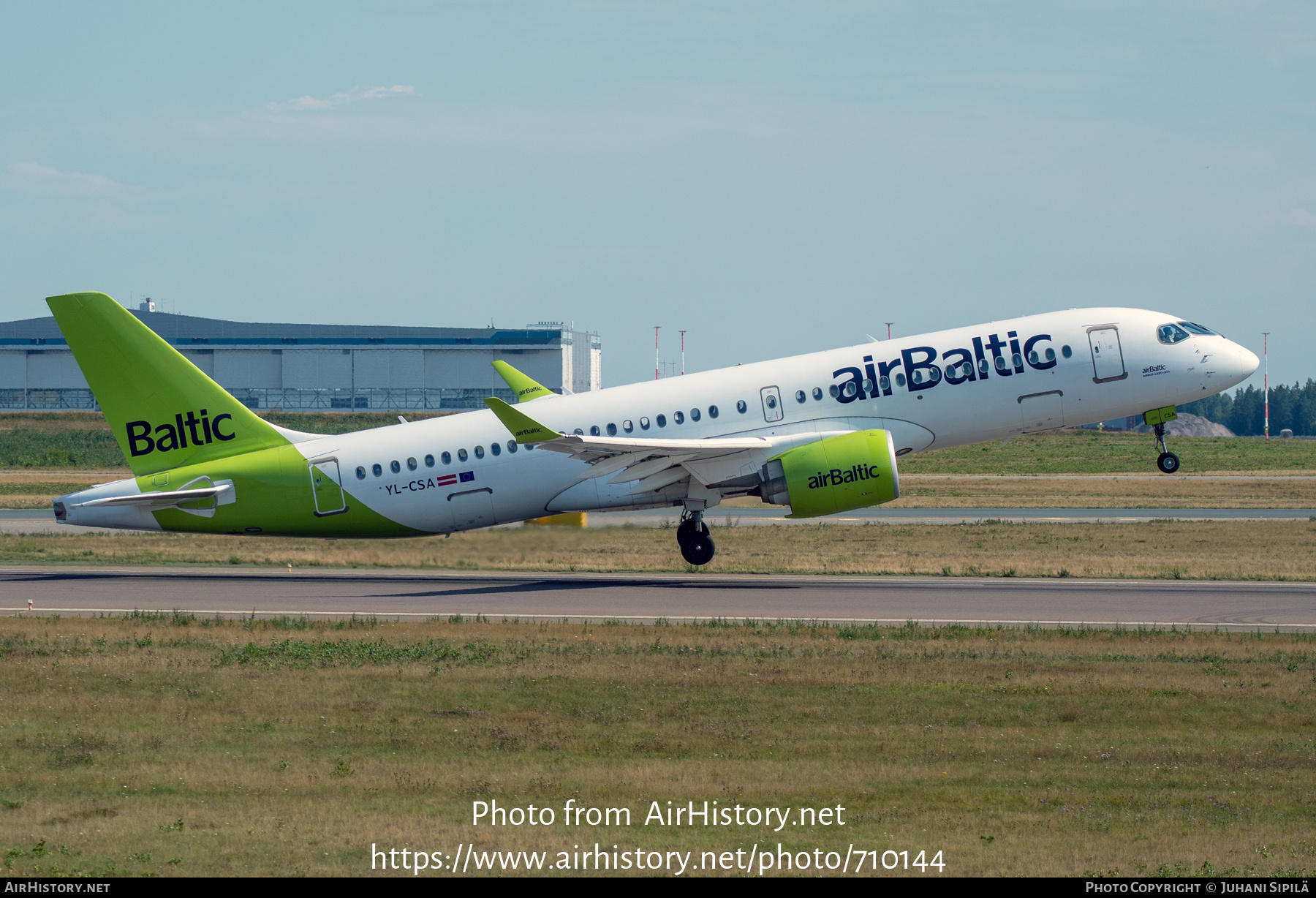 Aircraft Photo of YL-CSA | Bombardier CSeries CS300 (BD-500-1A11) | AirBaltic | AirHistory.net #710144