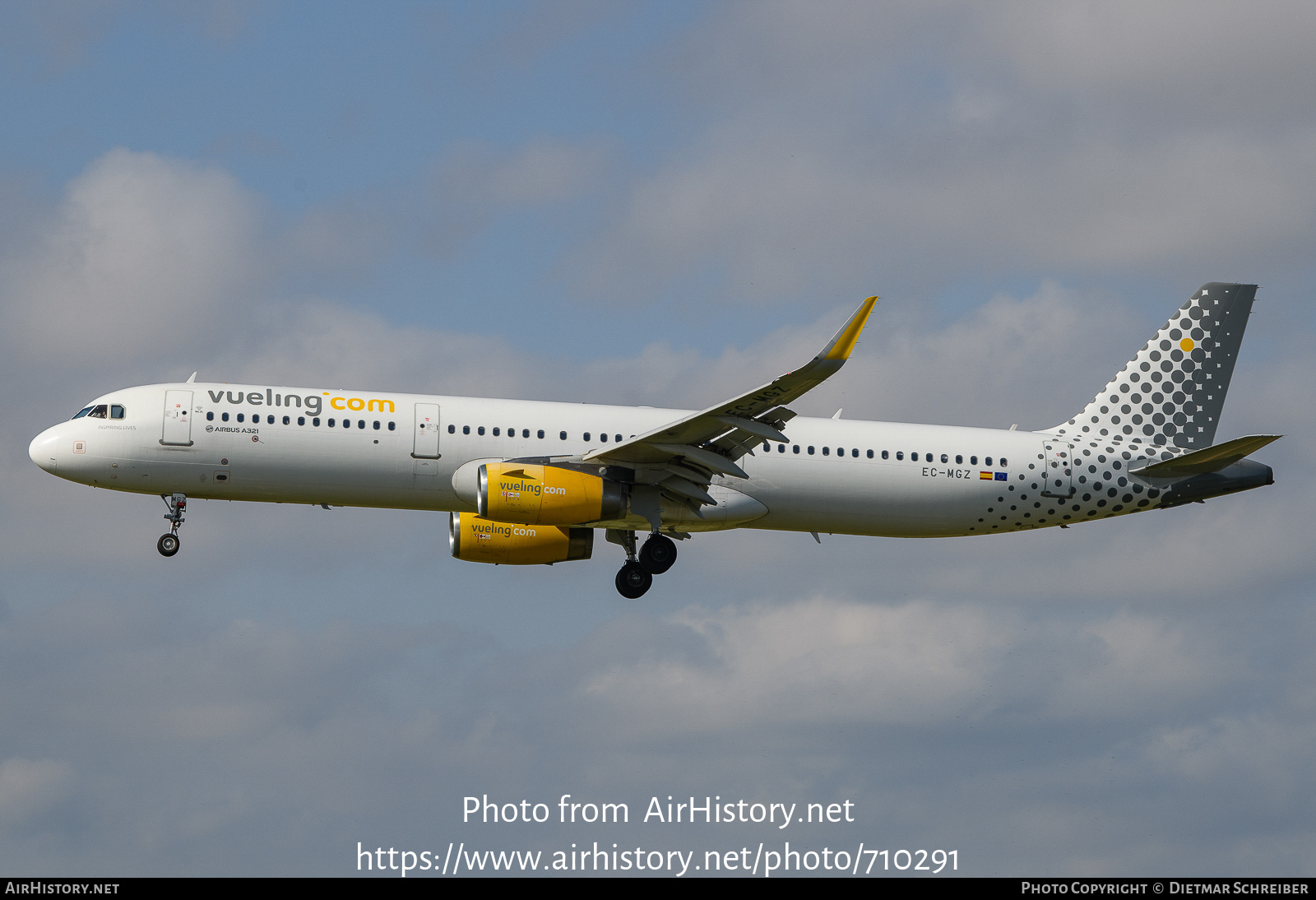 Aircraft Photo of EC-MGZ | Airbus A321-231 | Vueling Airlines | AirHistory.net #710291