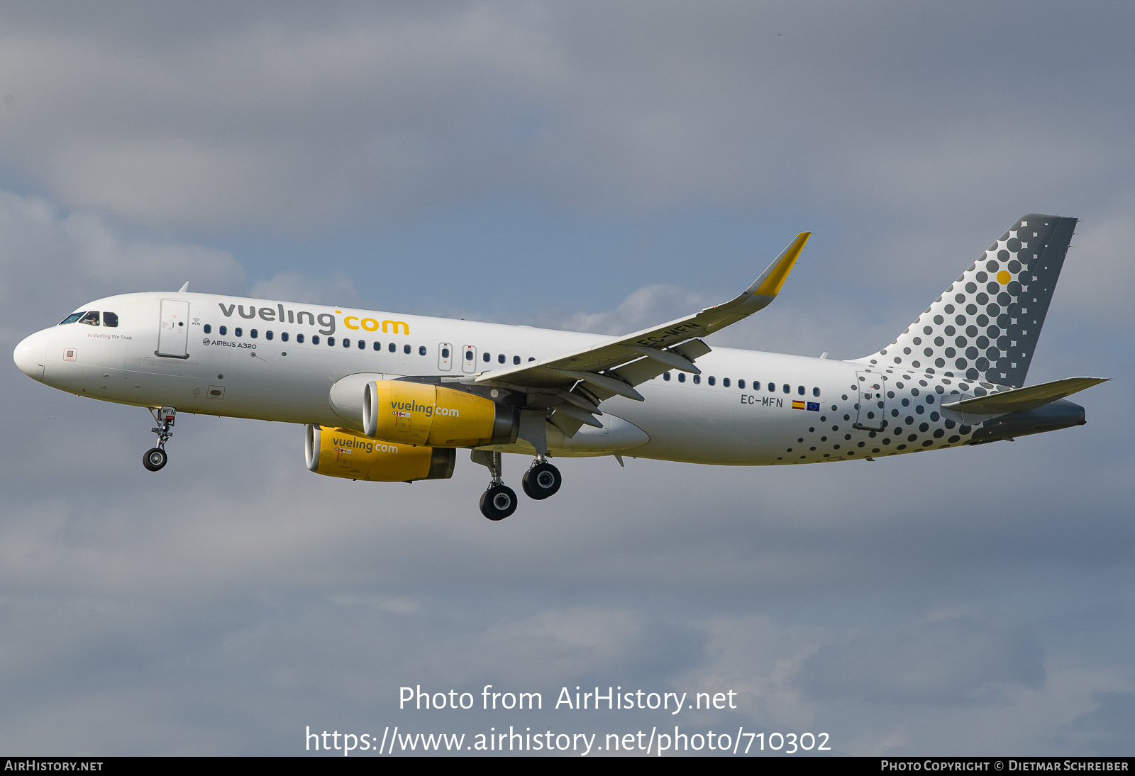 Aircraft Photo of EC-MFN | Airbus A320-232 | Vueling Airlines | AirHistory.net #710302