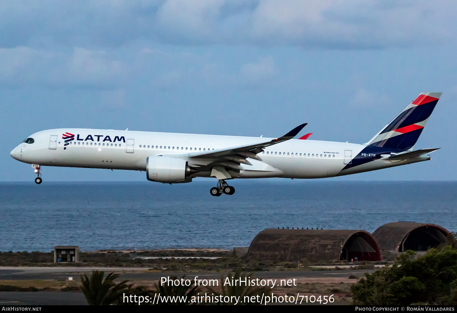 Aircraft Photo of PR-XTH | Airbus A350-941 | LATAM Airlines | AirHistory.net #710456